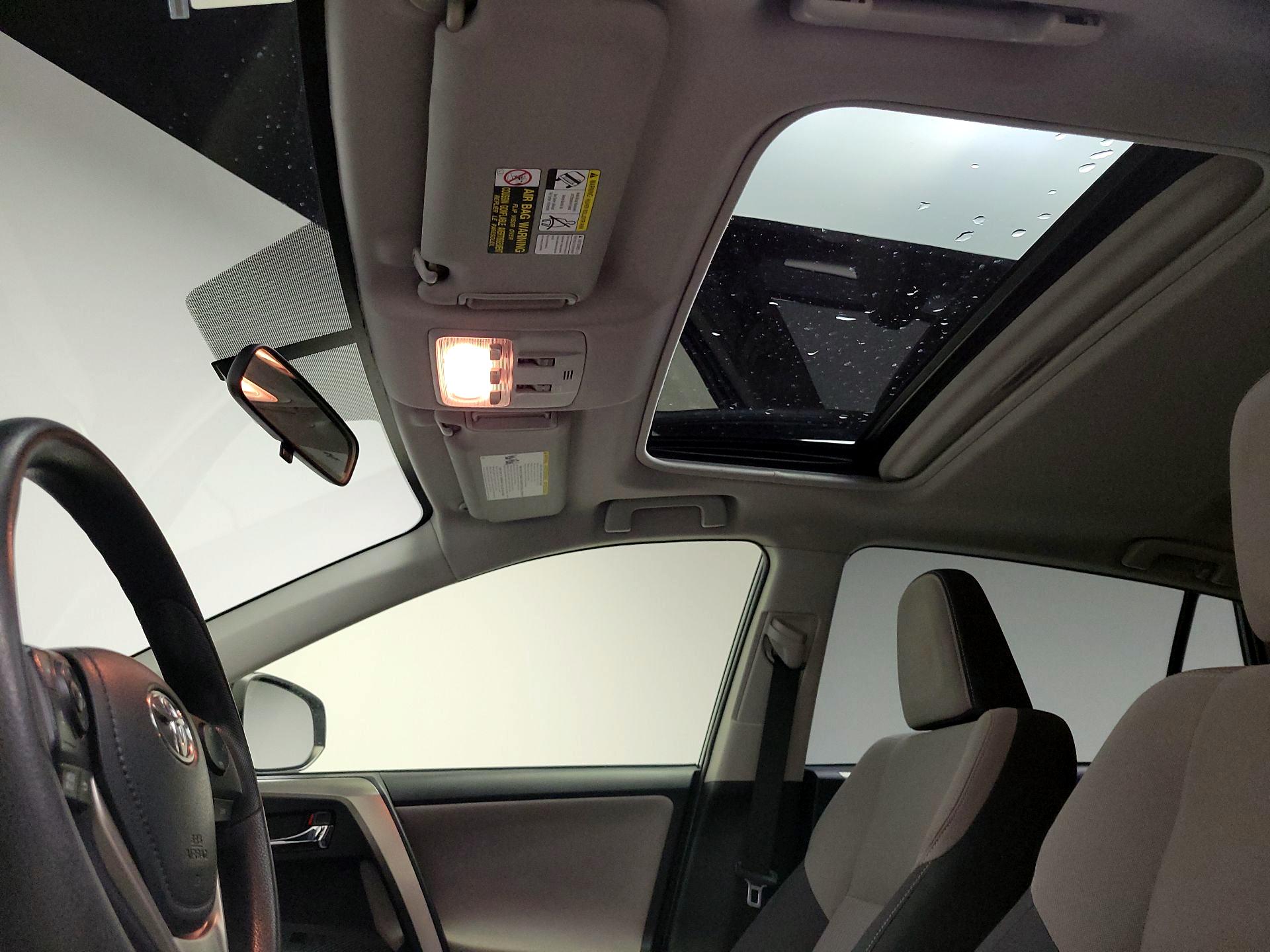 Thumbnail: 2015 Toyota RAV4 - 19