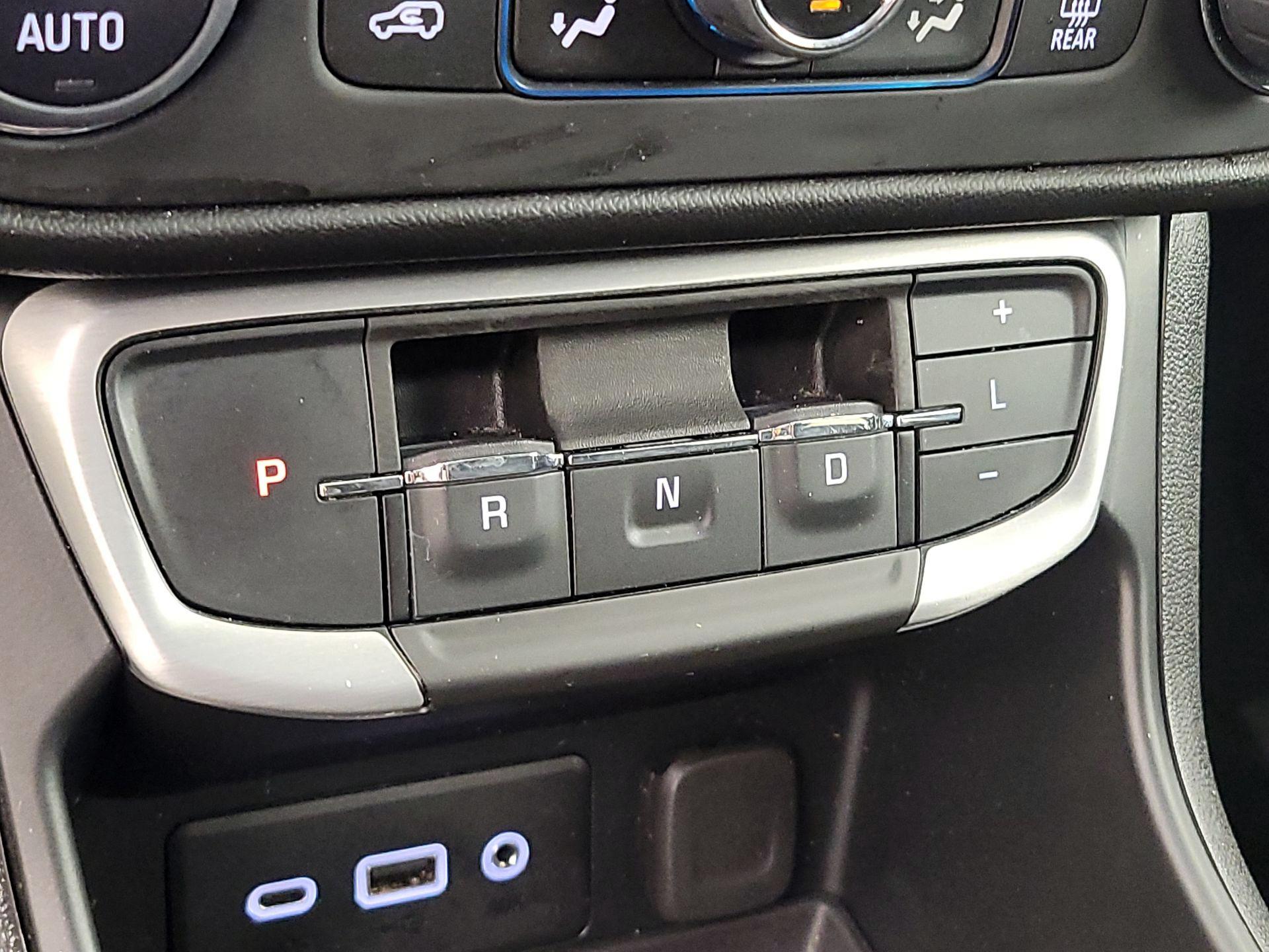 Thumbnail: 2023 GMC Terrain - 17