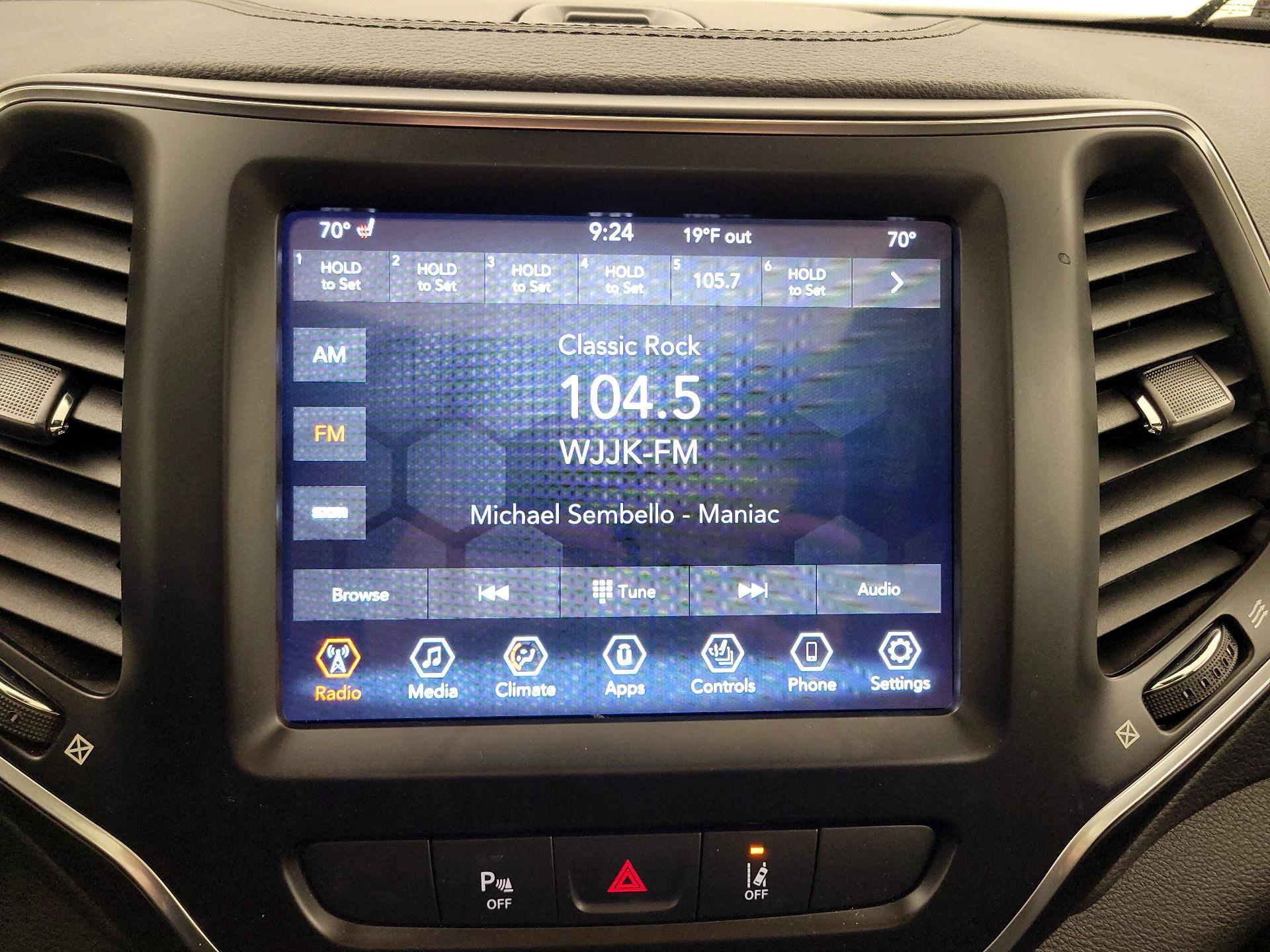 Thumbnail: 2021 Jeep Cherokee - 15