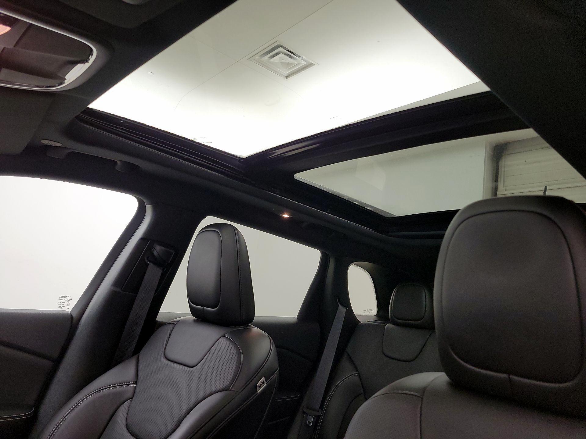 Thumbnail: 2021 Jeep Cherokee - 19