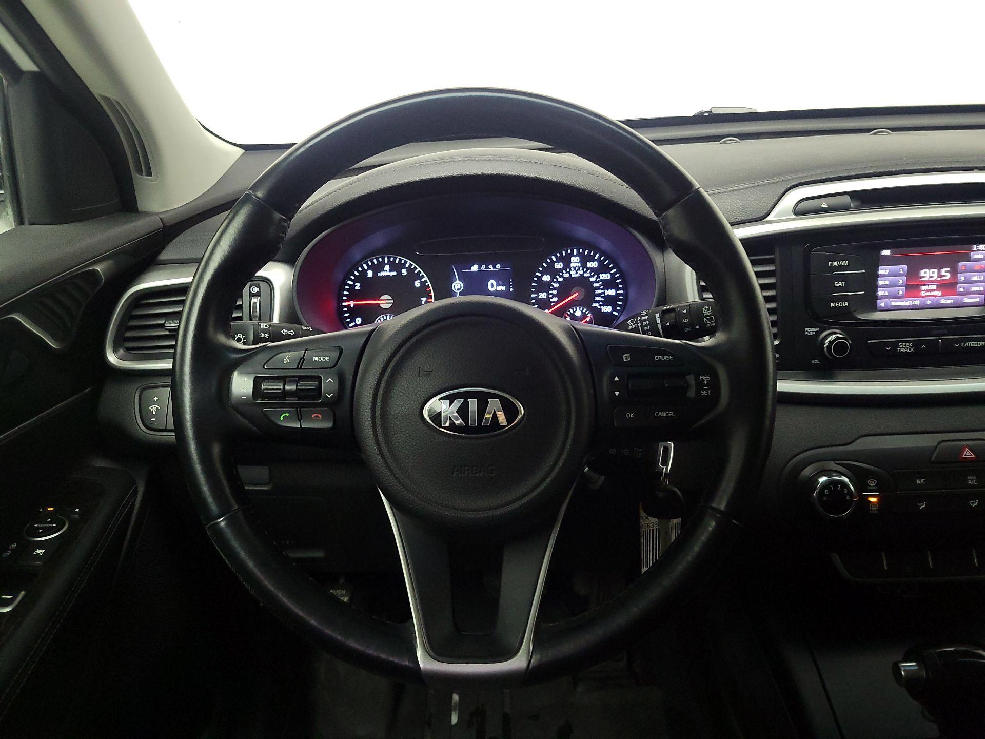 Thumbnail: 2016 Kia Sorento - 10