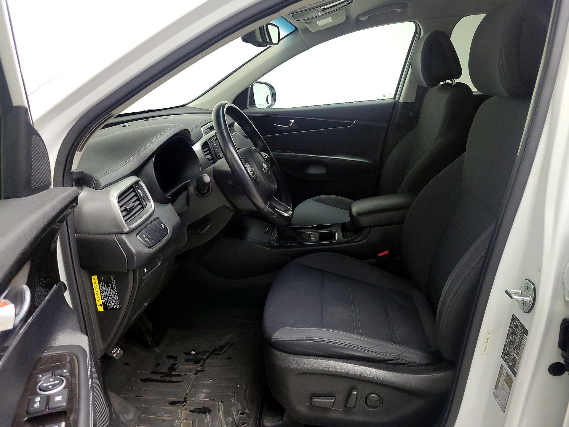 Thumbnail: 2016 Kia Sorento - 11