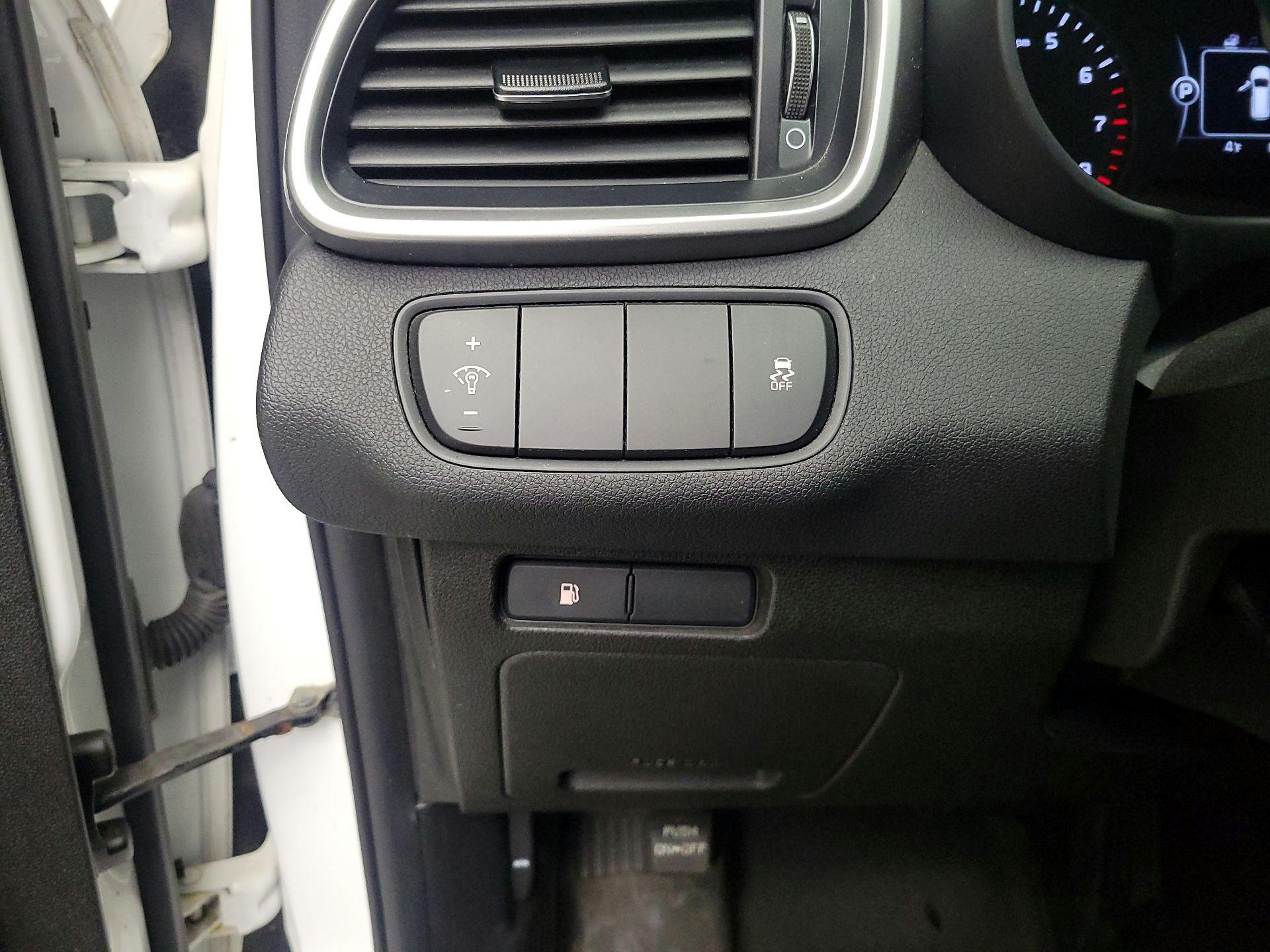 Thumbnail: 2016 Kia Sorento - 13