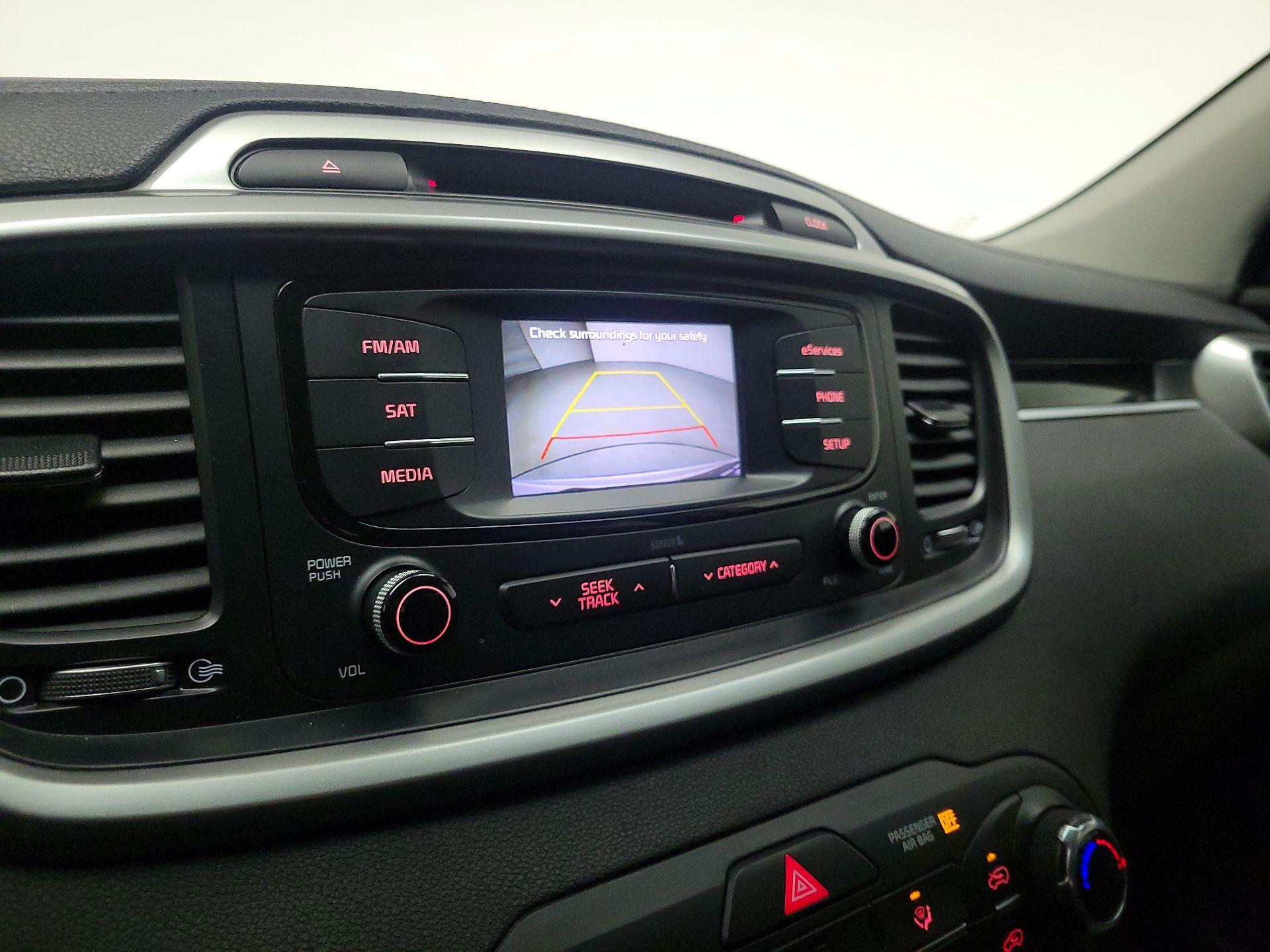 Thumbnail: 2016 Kia Sorento - 14