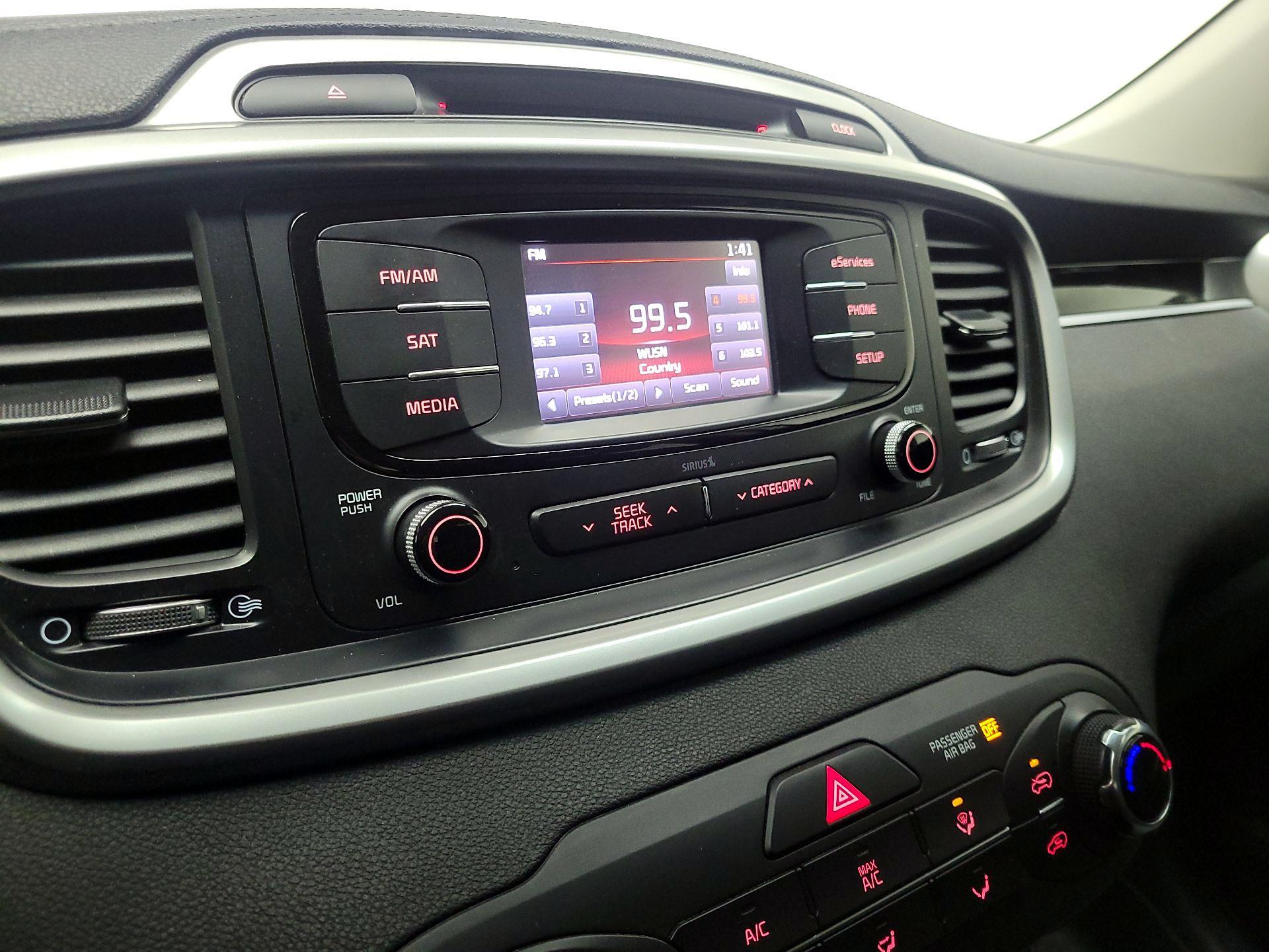 Thumbnail: 2016 Kia Sorento - 15