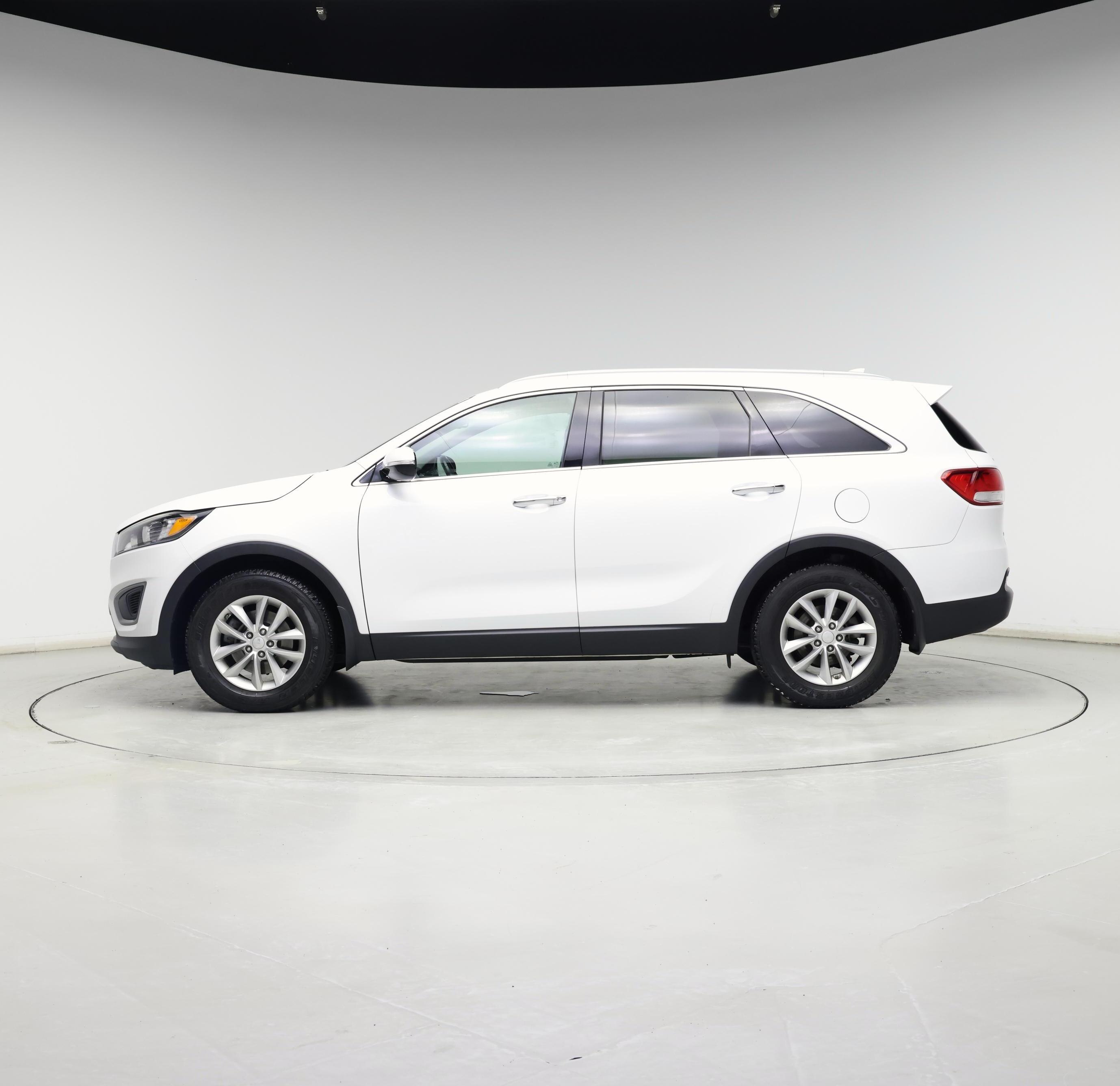 Thumbnail: 2016 Kia Sorento - 3