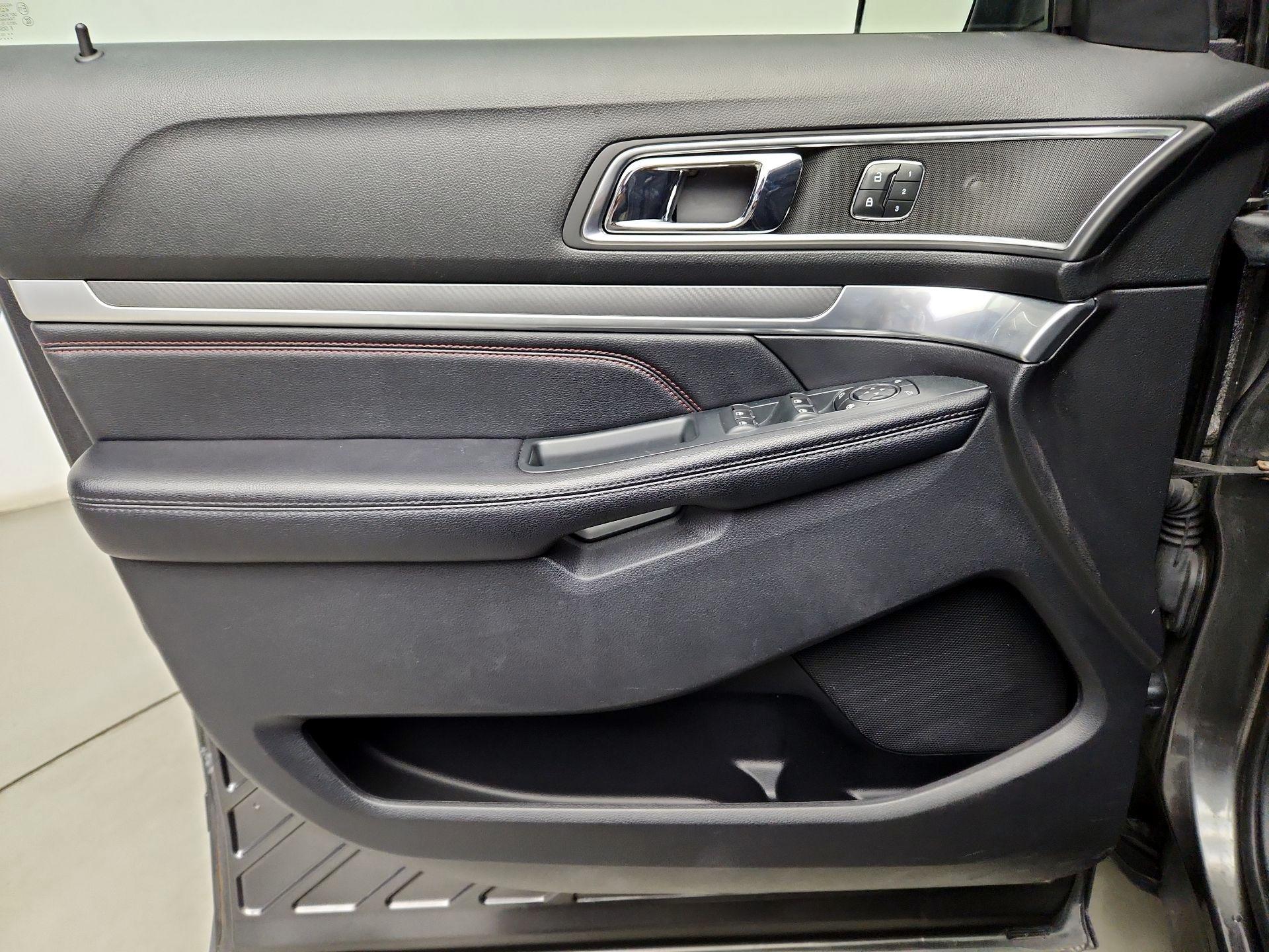 Thumbnail: 2018 Ford Explorer - 12