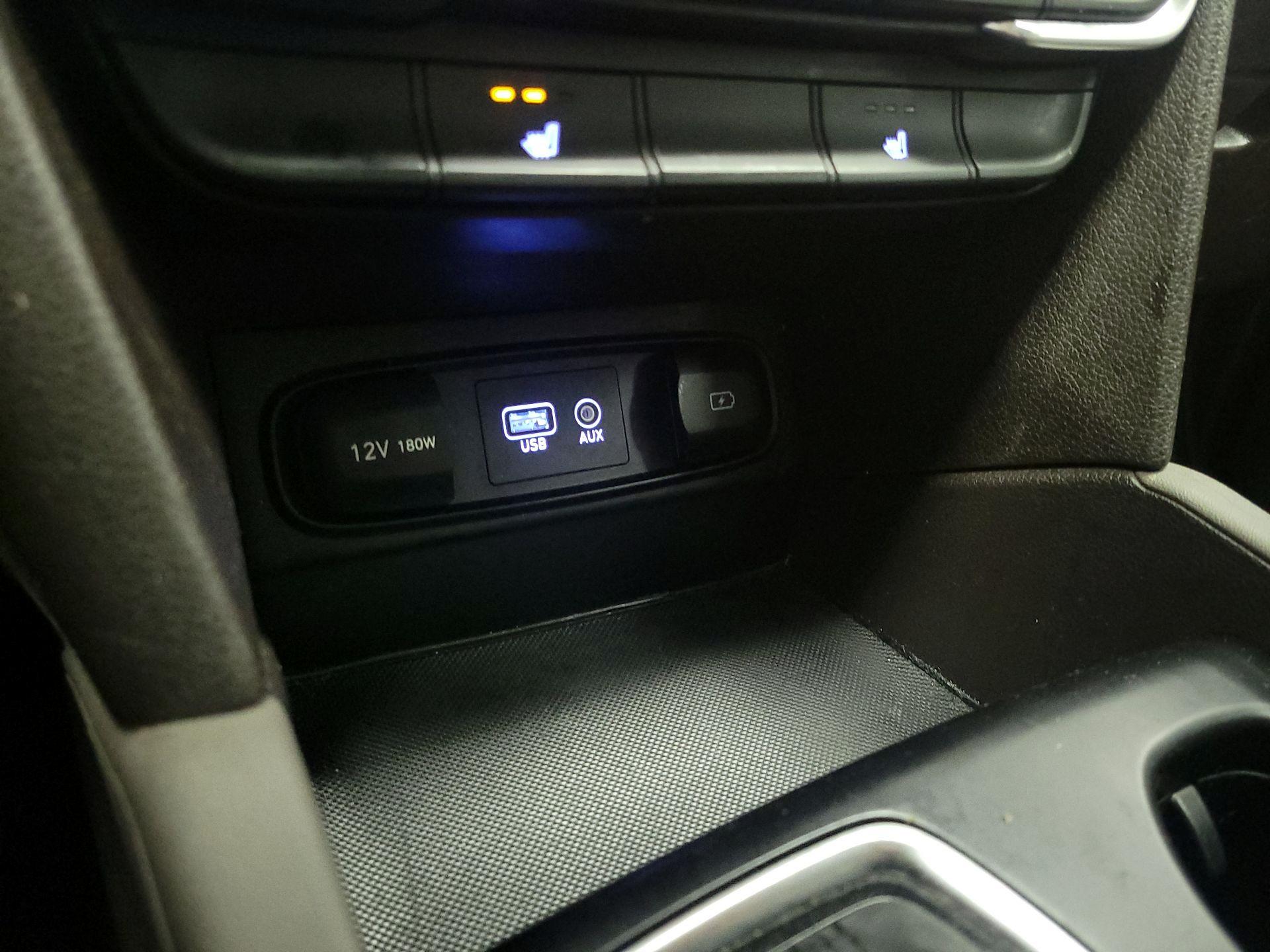 Thumbnail: 2019 Hyundai Santa Fe - 18