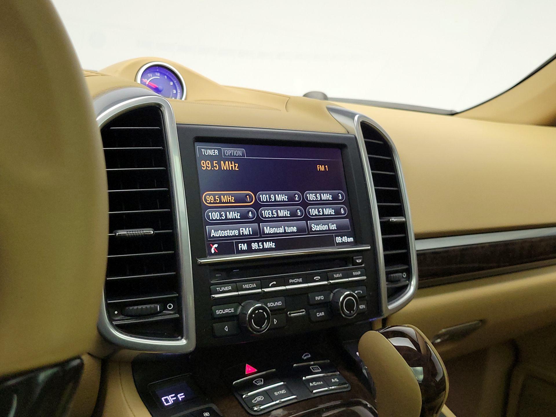 Thumbnail: 2016 Porsche Cayenne - 16