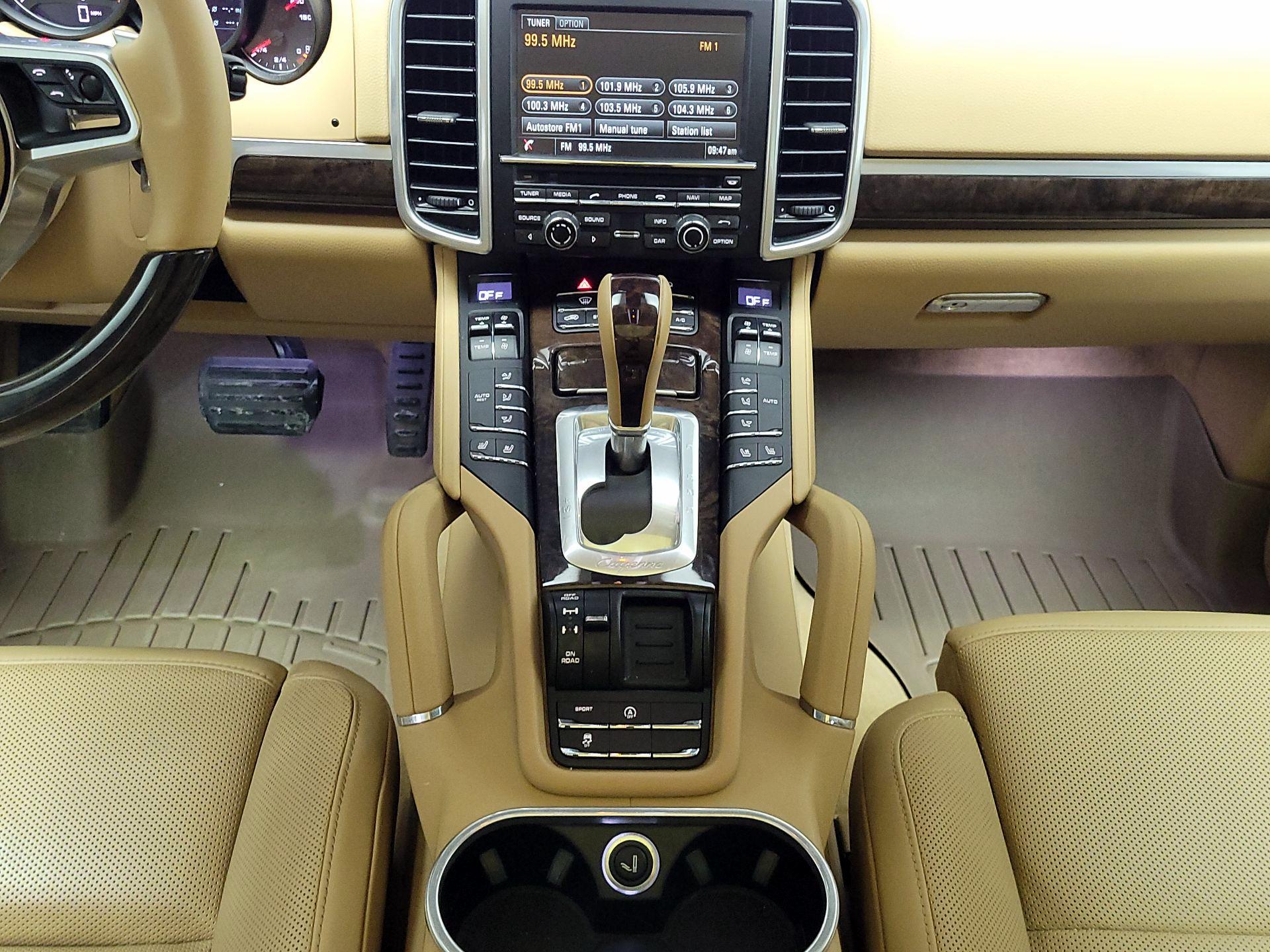 Thumbnail: 2016 Porsche Cayenne - 18