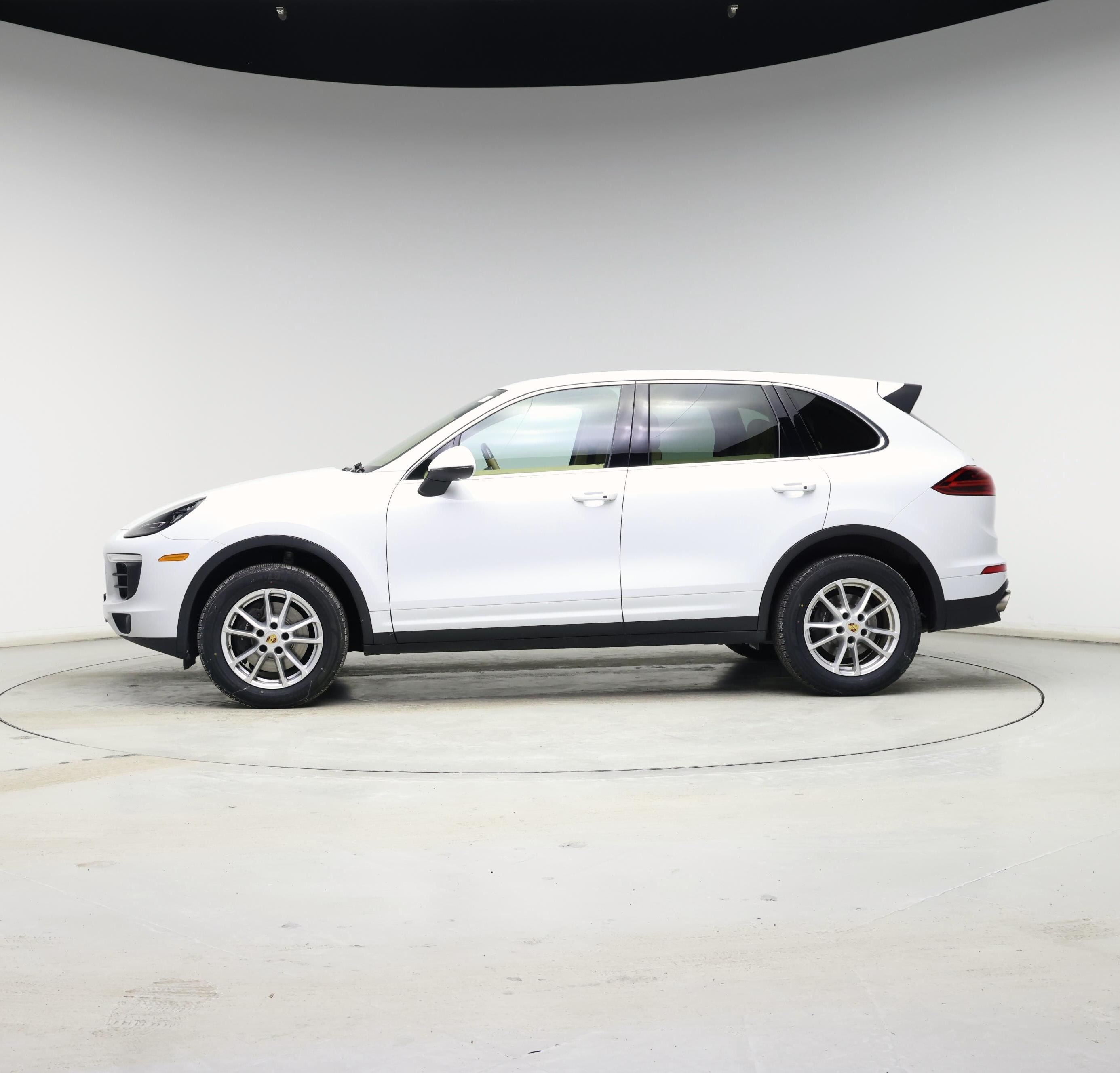 Thumbnail: 2016 Porsche Cayenne - 3