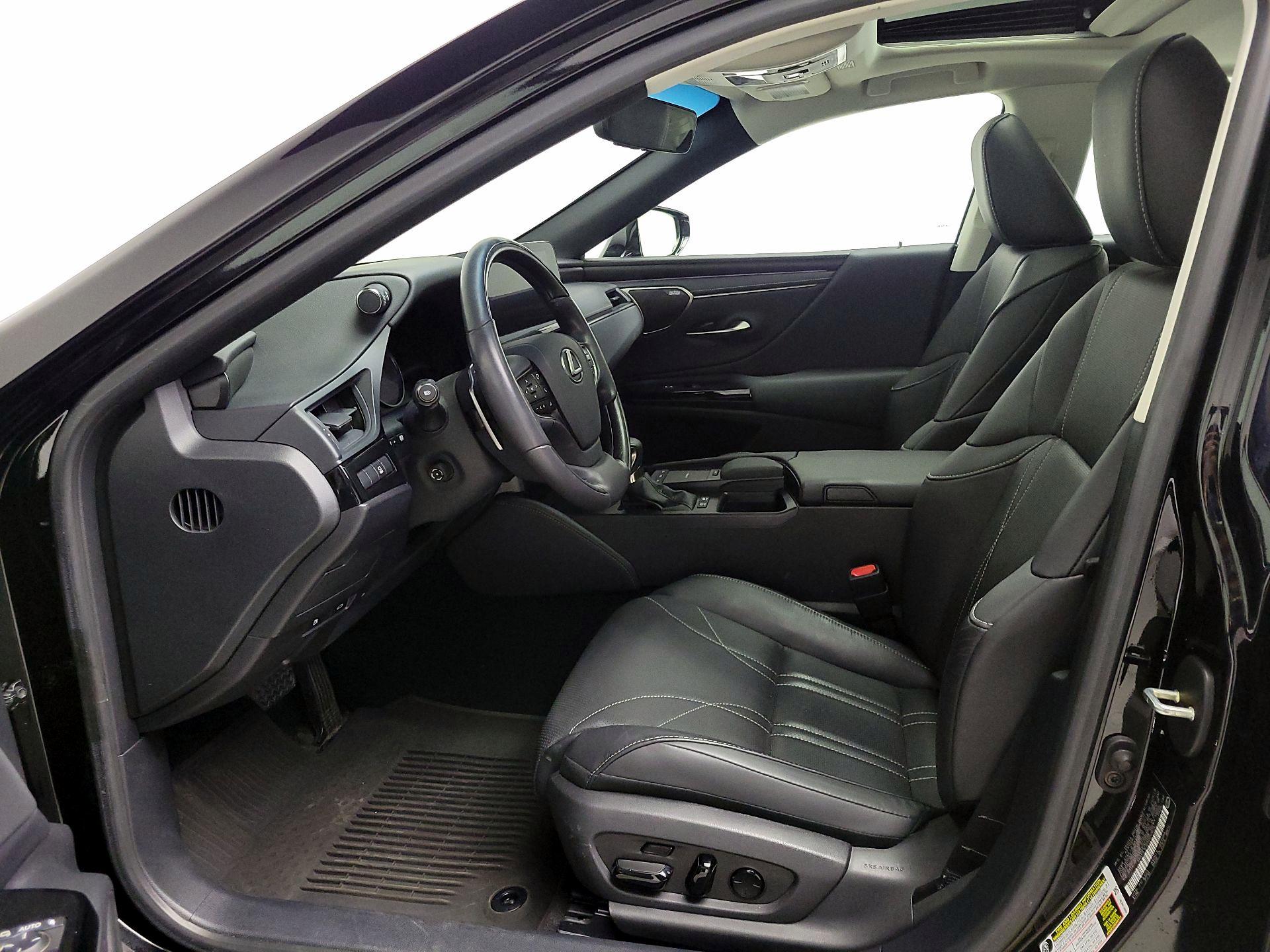 Thumbnail: 2022 Lexus ES - 11