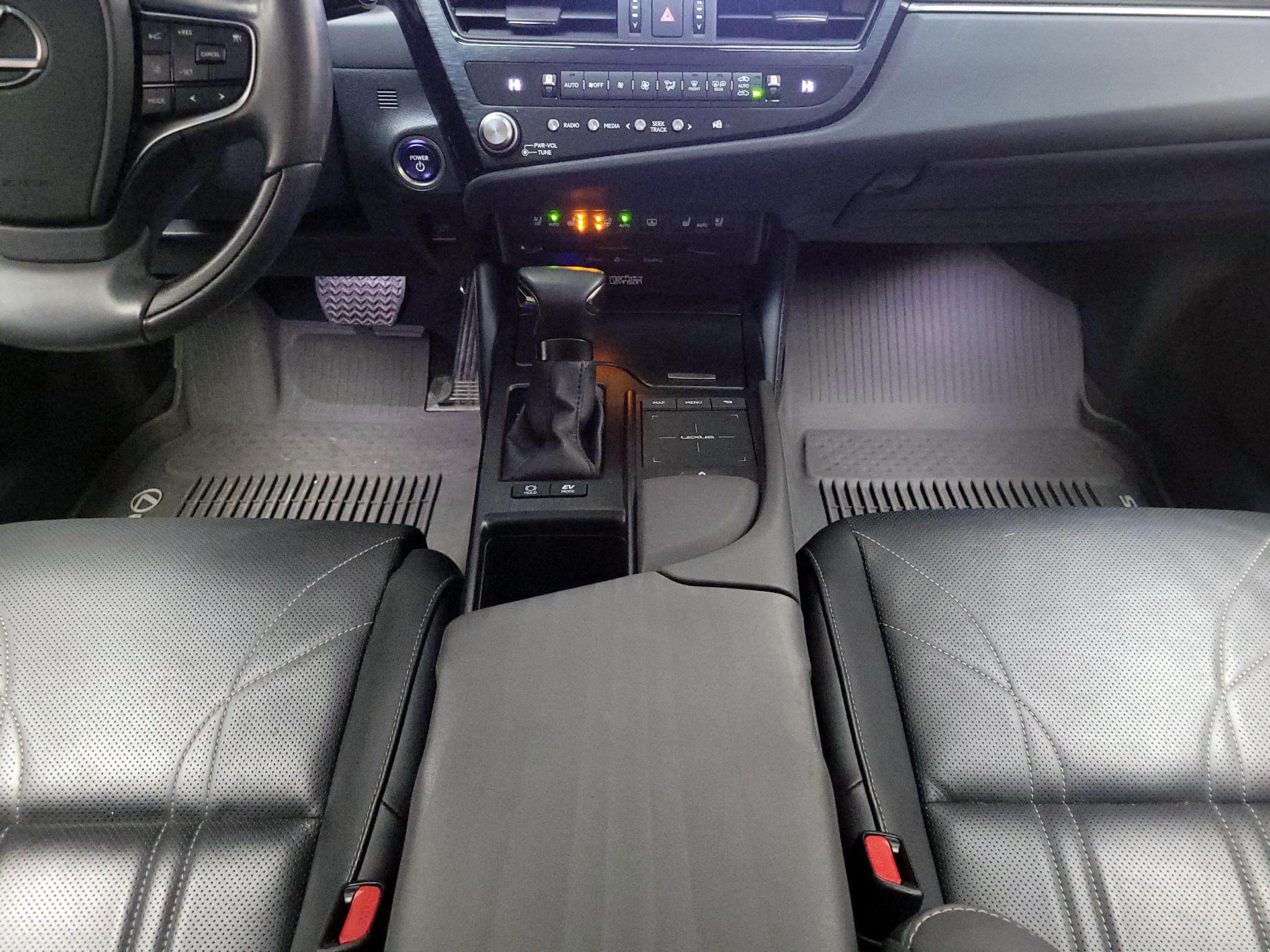 Thumbnail: 2022 Lexus ES - 18