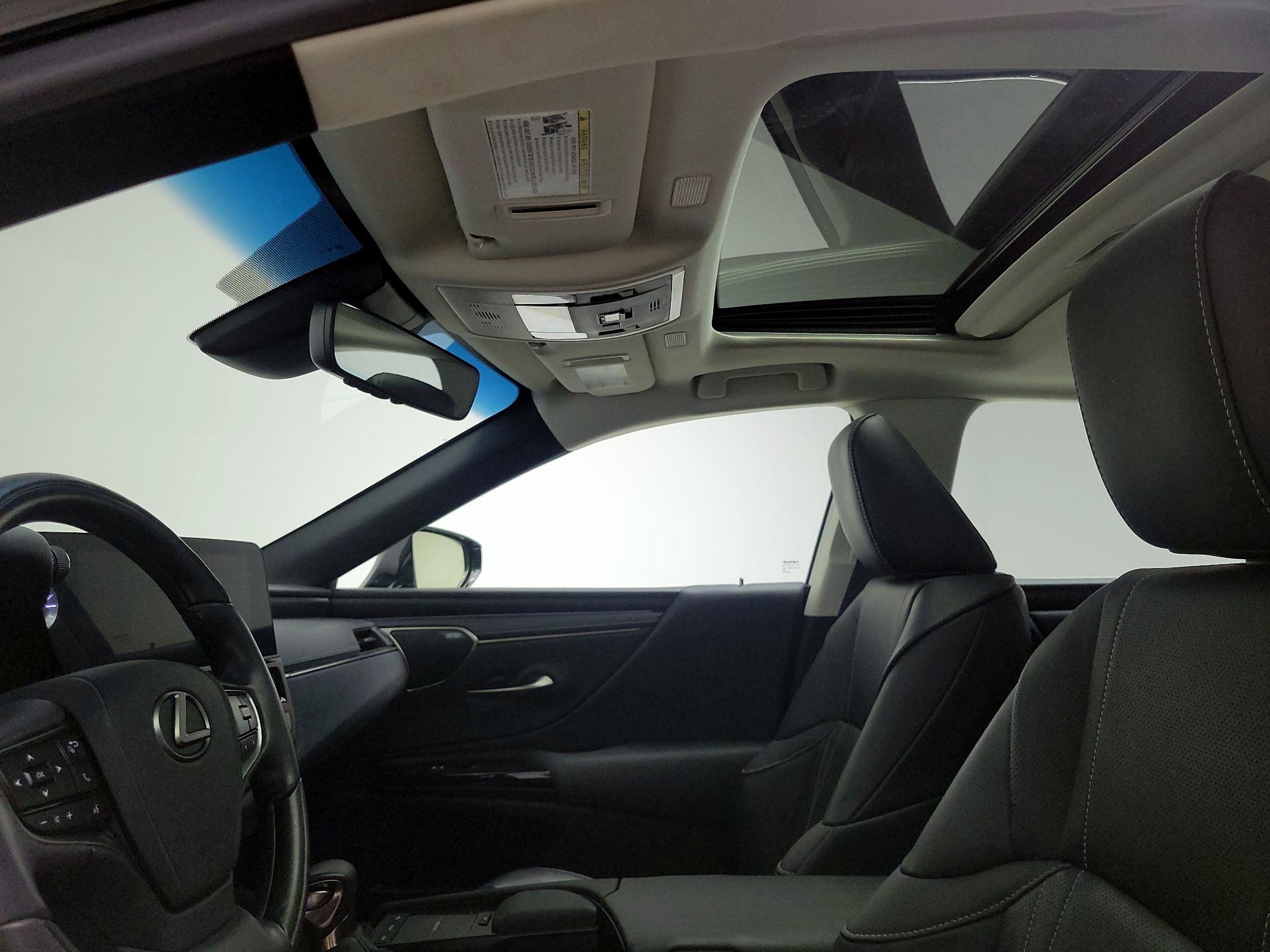 Thumbnail: 2022 Lexus ES - 20