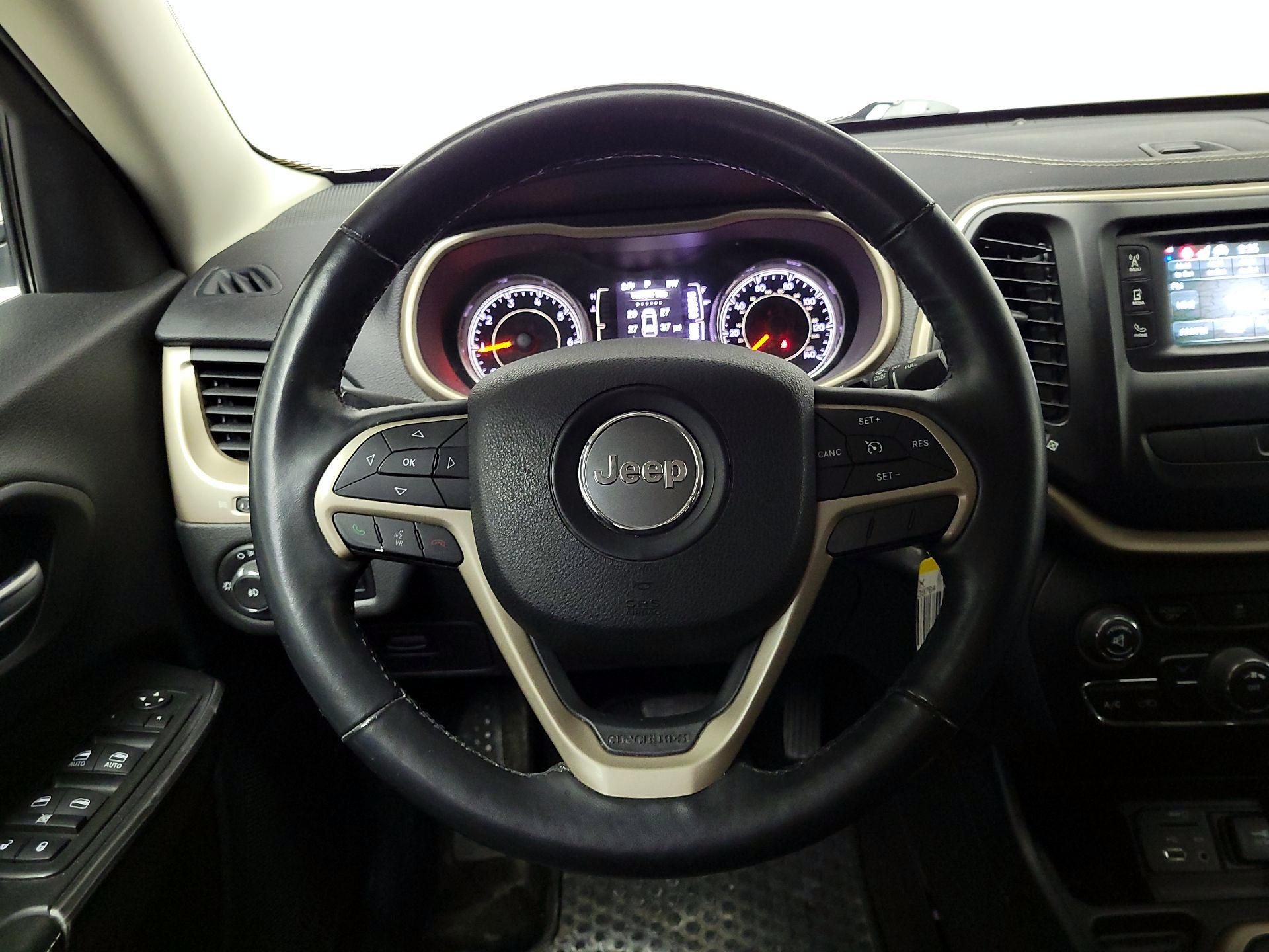 Thumbnail: 2015 Jeep Cherokee - 10