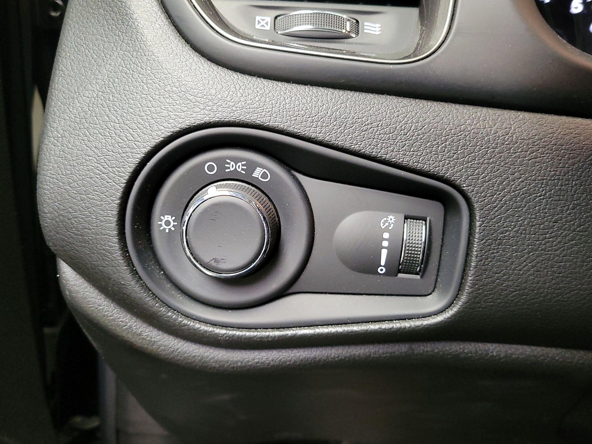 Thumbnail: 2022 Jeep Renegade - 13