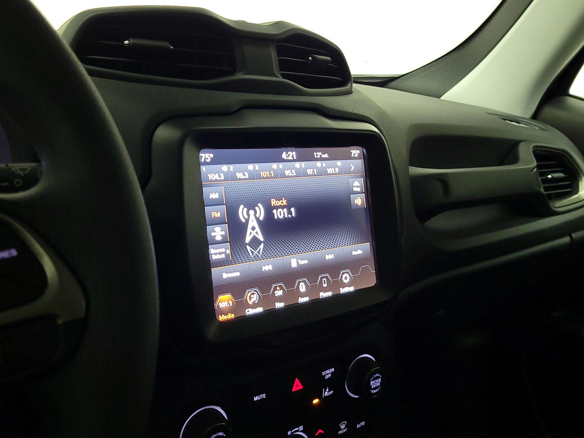 Thumbnail: 2022 Jeep Renegade - 16