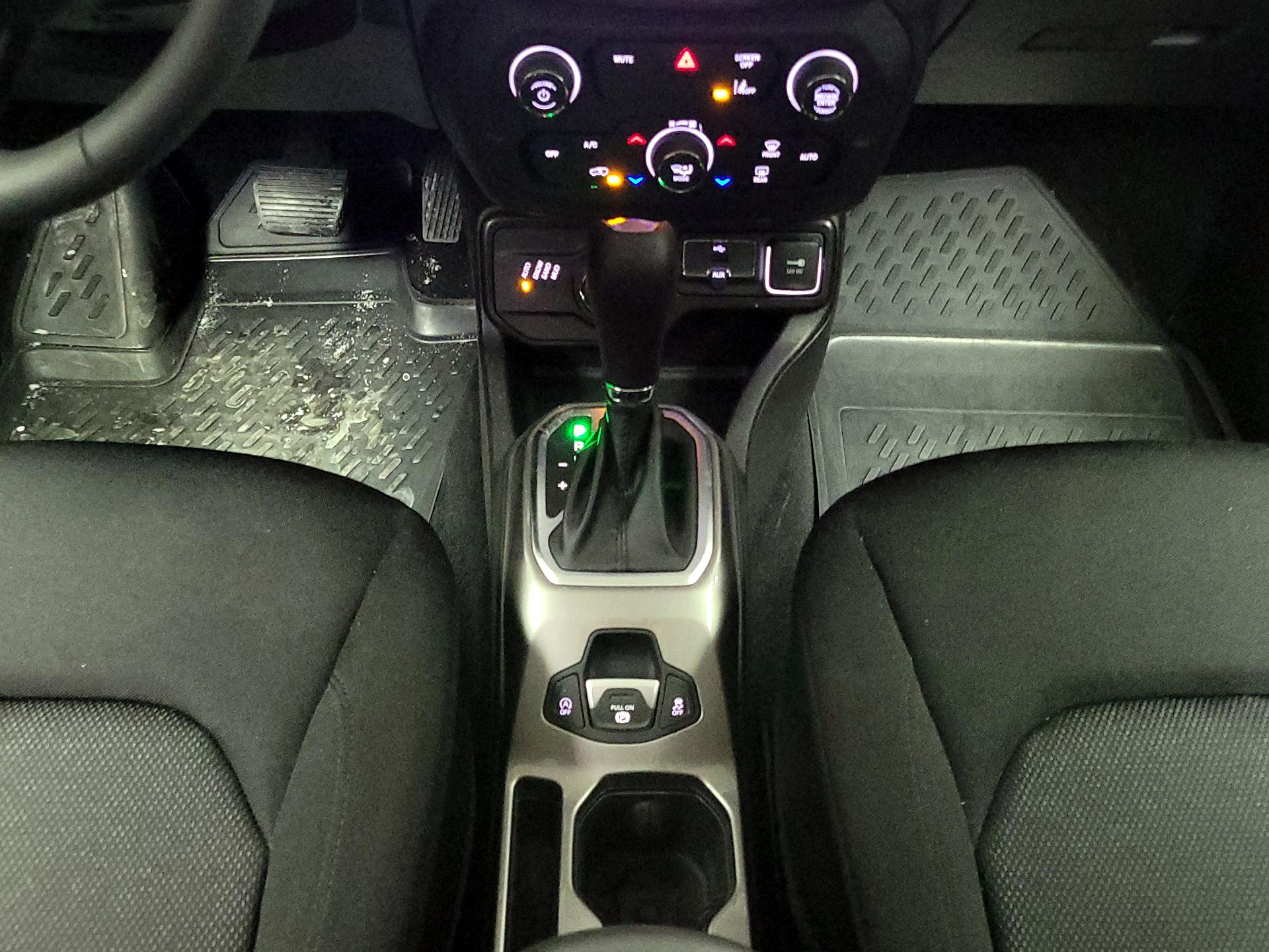 Thumbnail: 2022 Jeep Renegade - 18