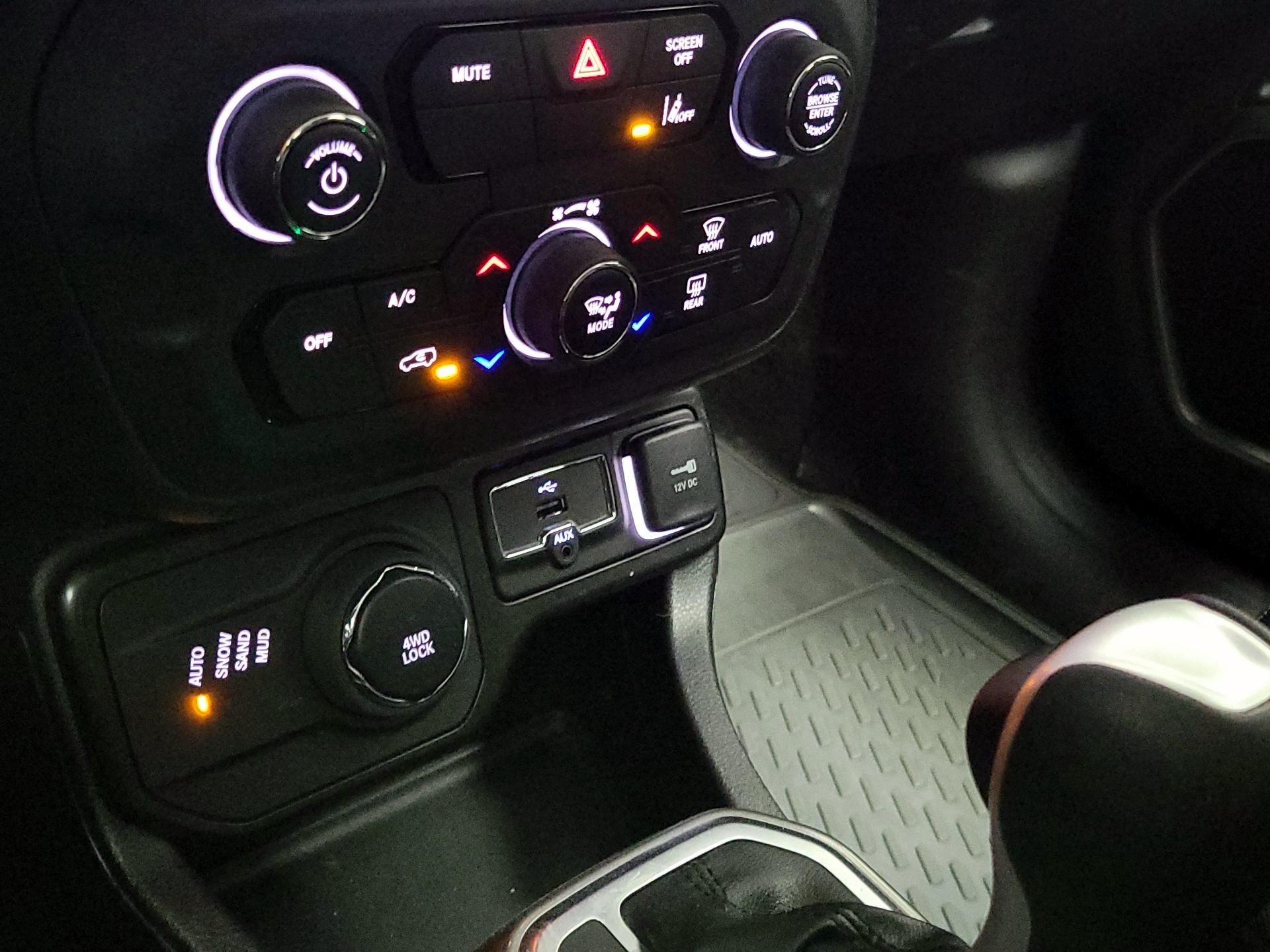 Thumbnail: 2022 Jeep Renegade - 19