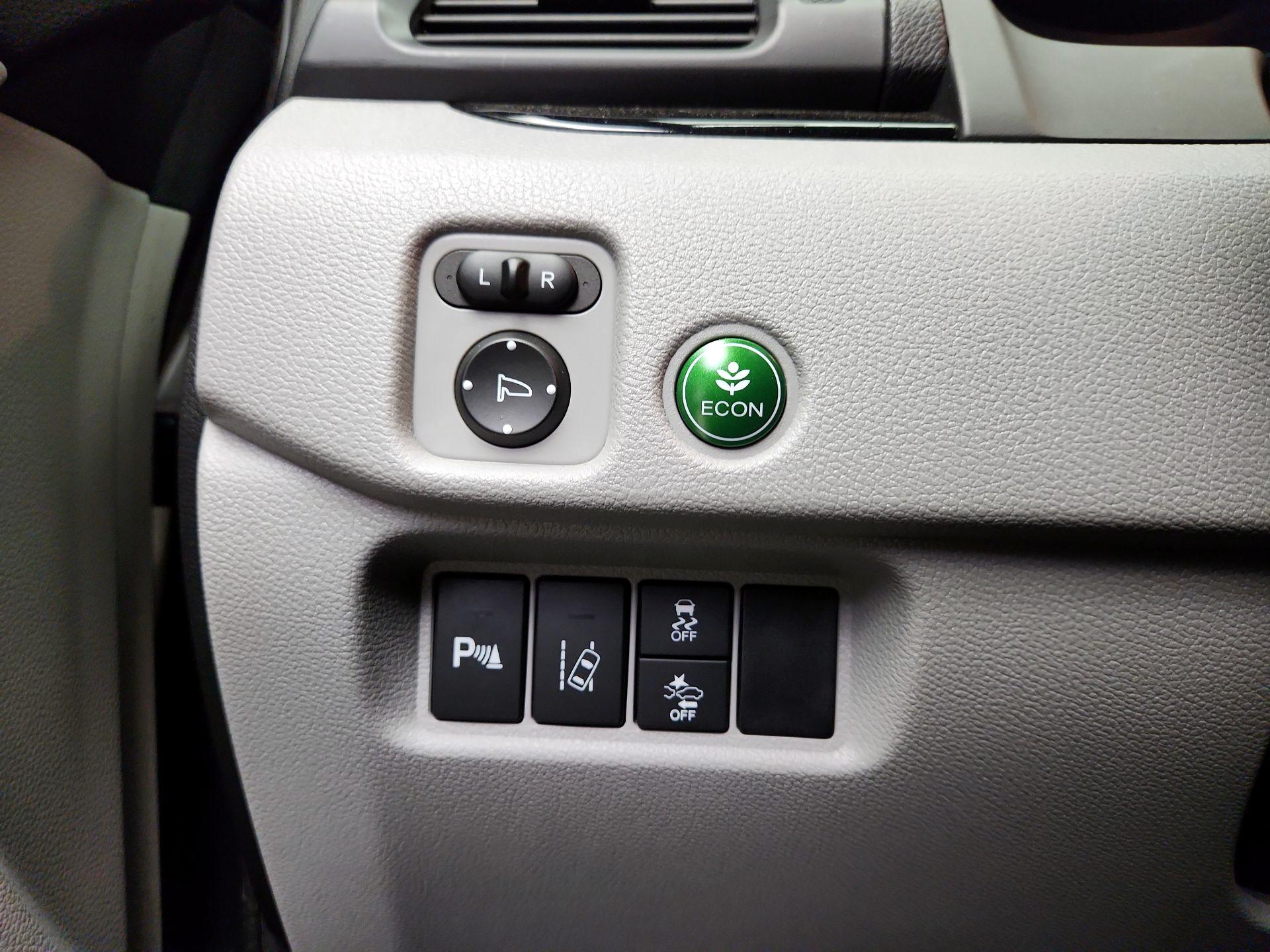 Thumbnail: 2016 Honda Pilot - 13