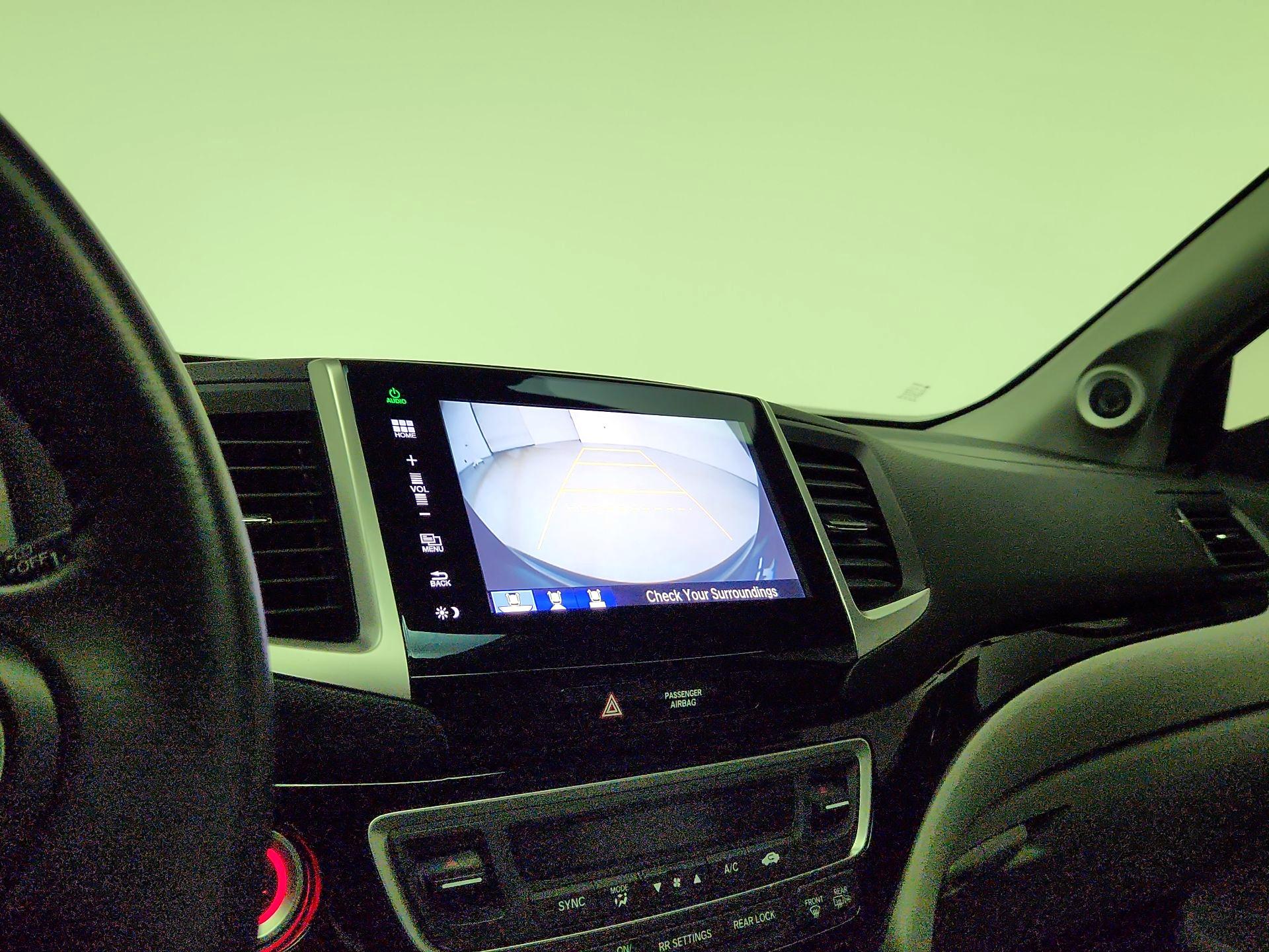 Thumbnail: 2016 Honda Pilot - 15