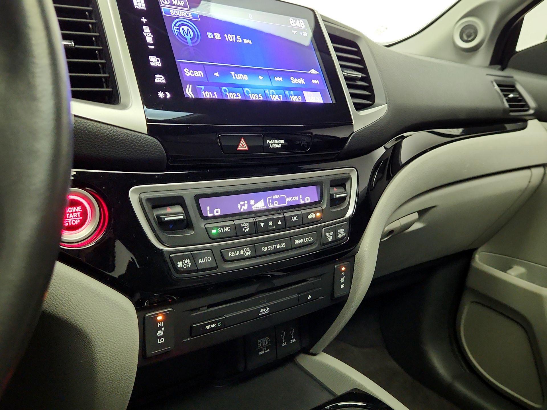 Thumbnail: 2016 Honda Pilot - 17