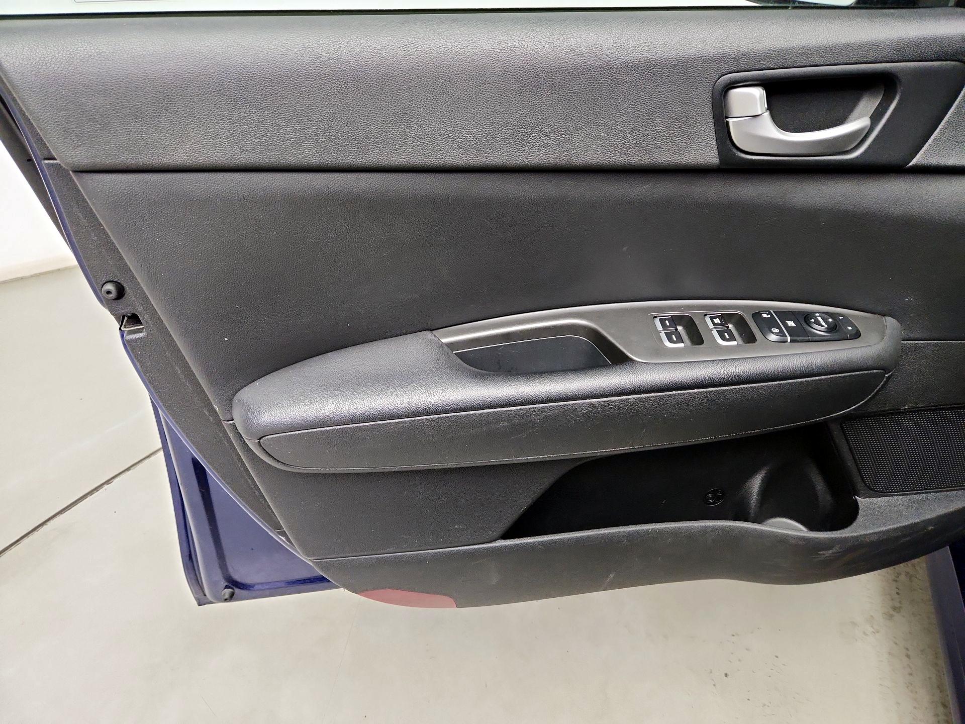 Thumbnail: 2018 Kia Optima - 12