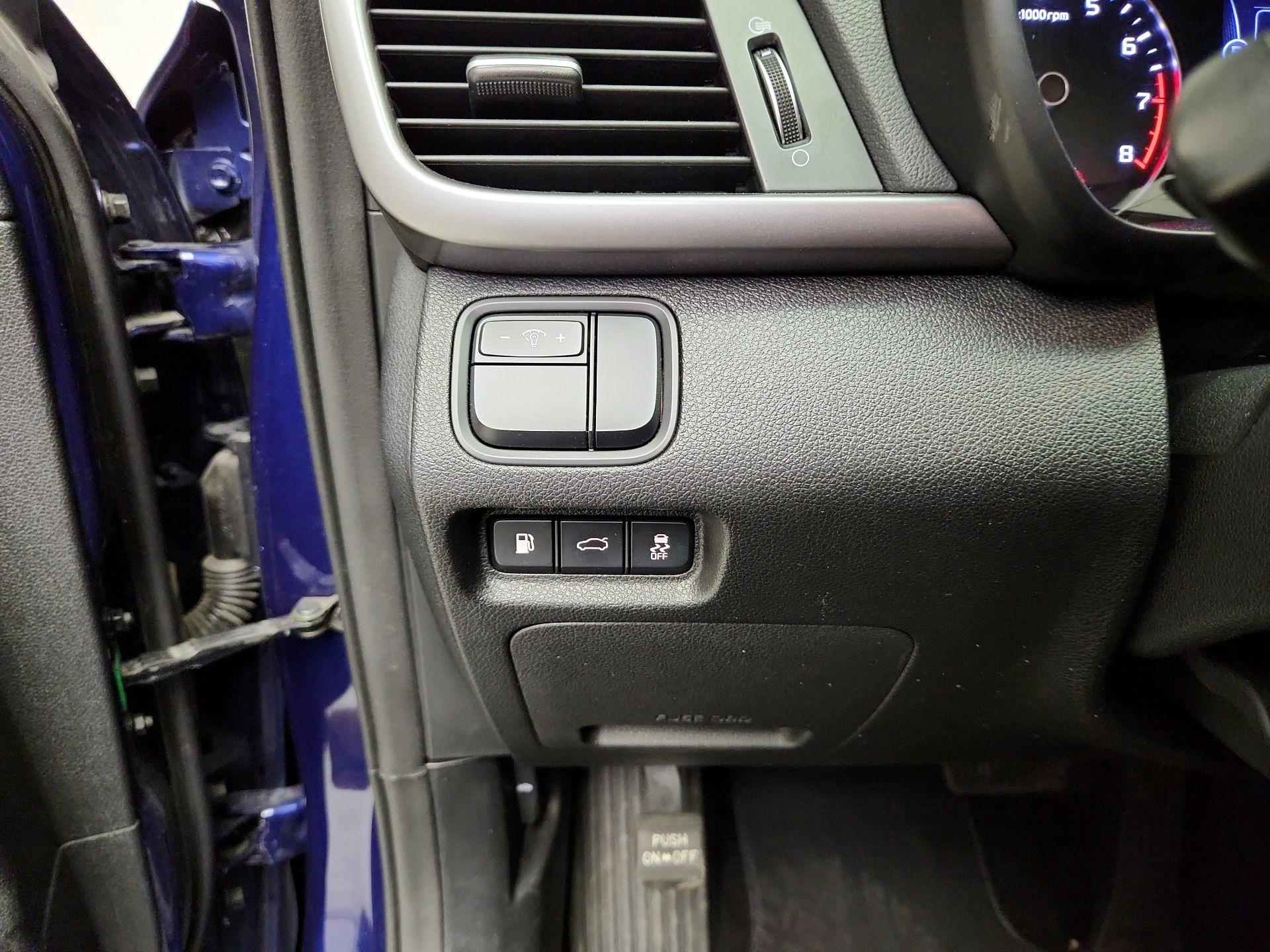 Thumbnail: 2018 Kia Optima - 13