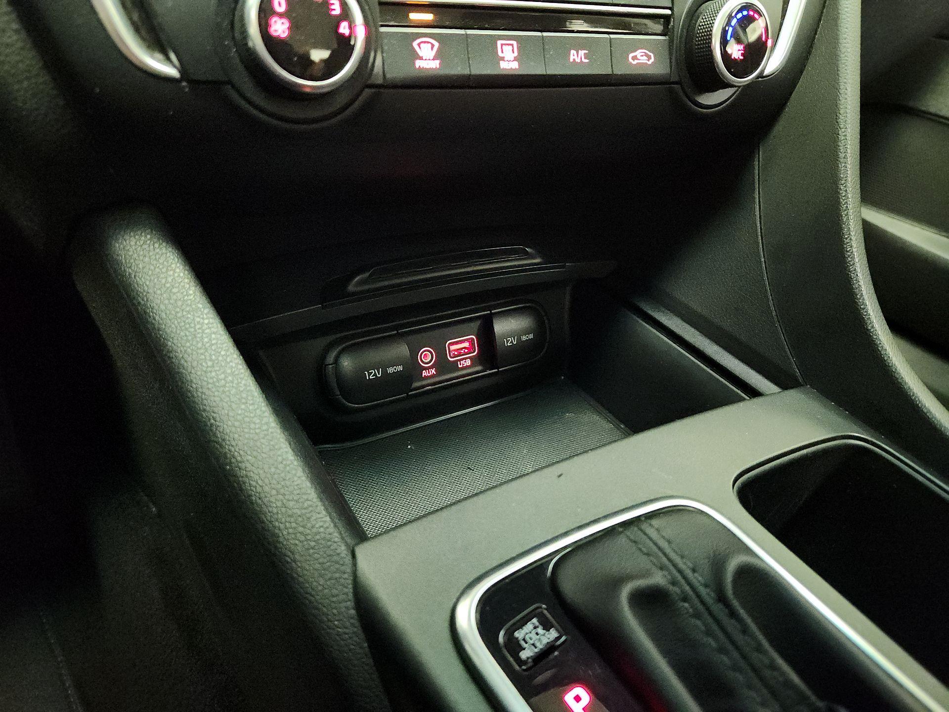 Thumbnail: 2018 Kia Optima - 18