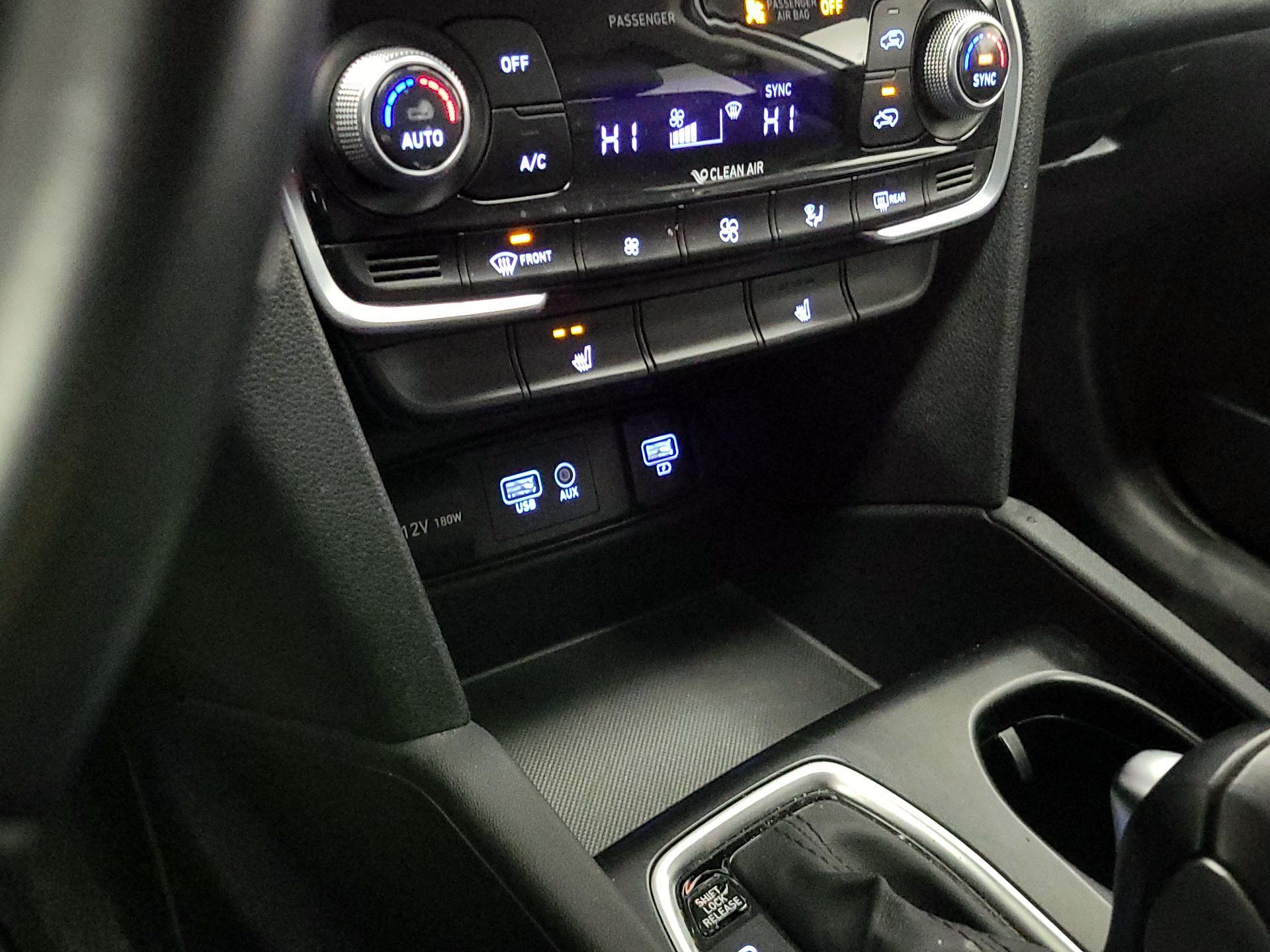 Thumbnail: 2019 Hyundai Santa Fe - 18