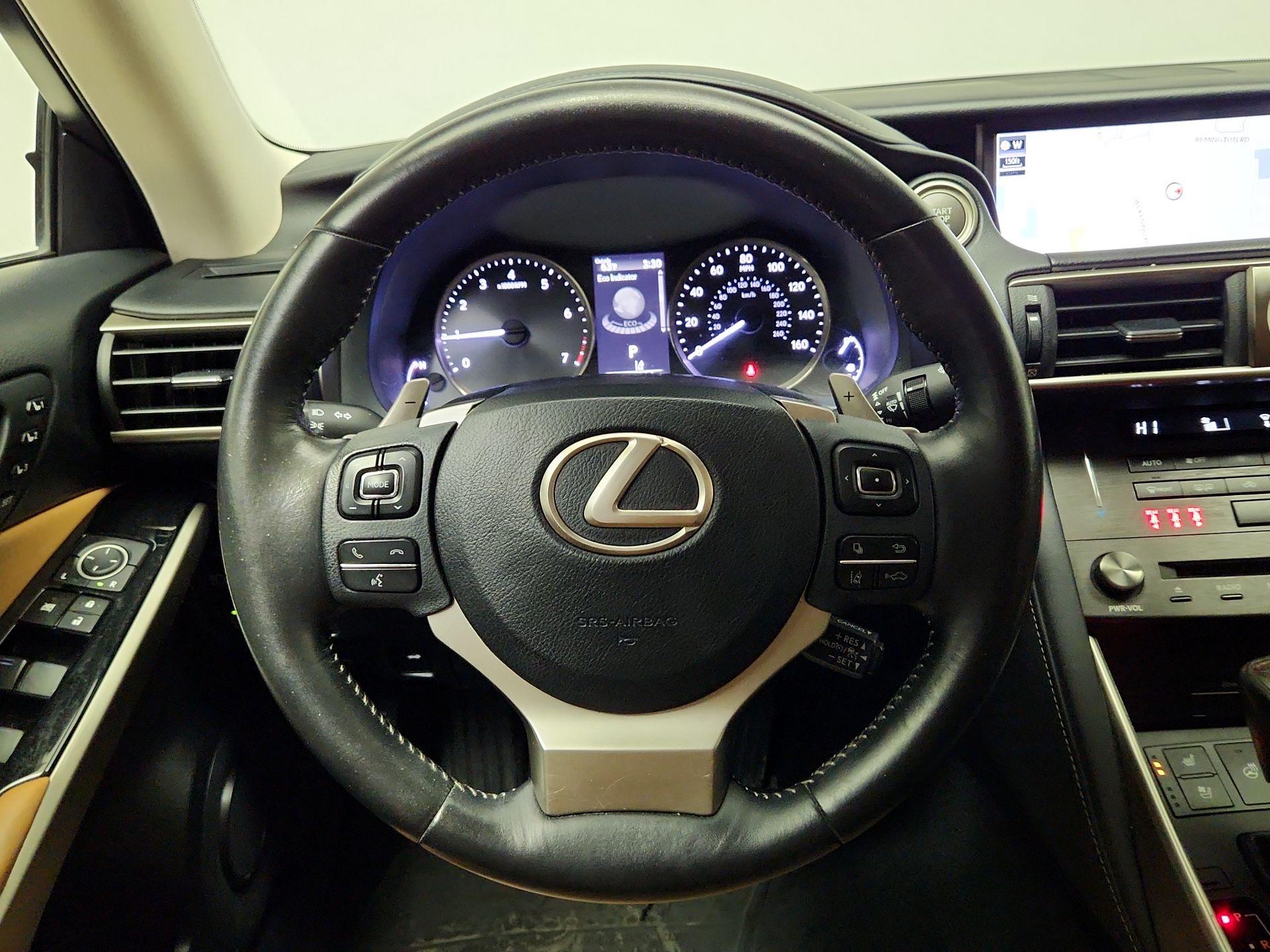 Thumbnail: 2019 Lexus IS - 10