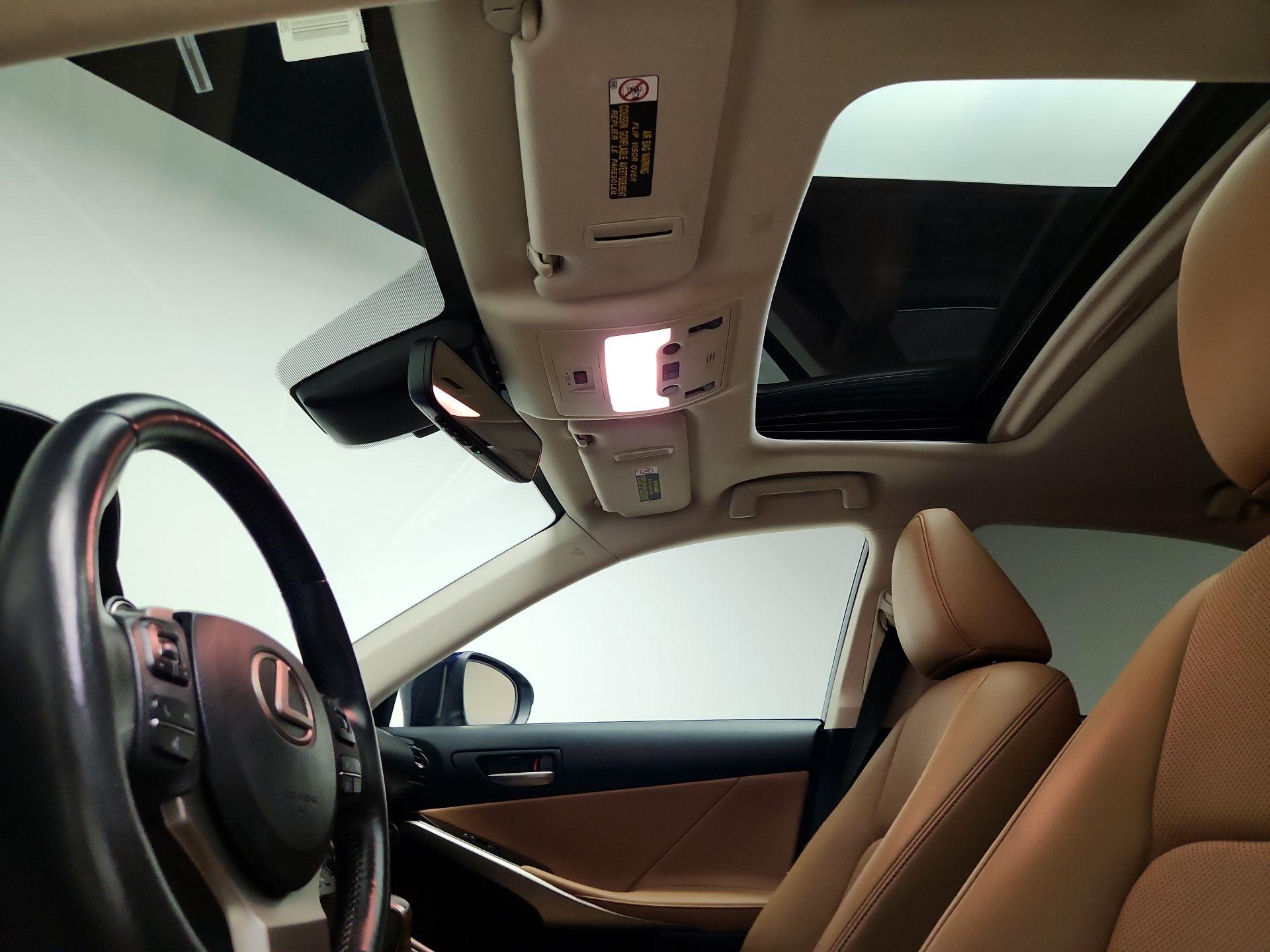 Thumbnail: 2019 Lexus IS - 20