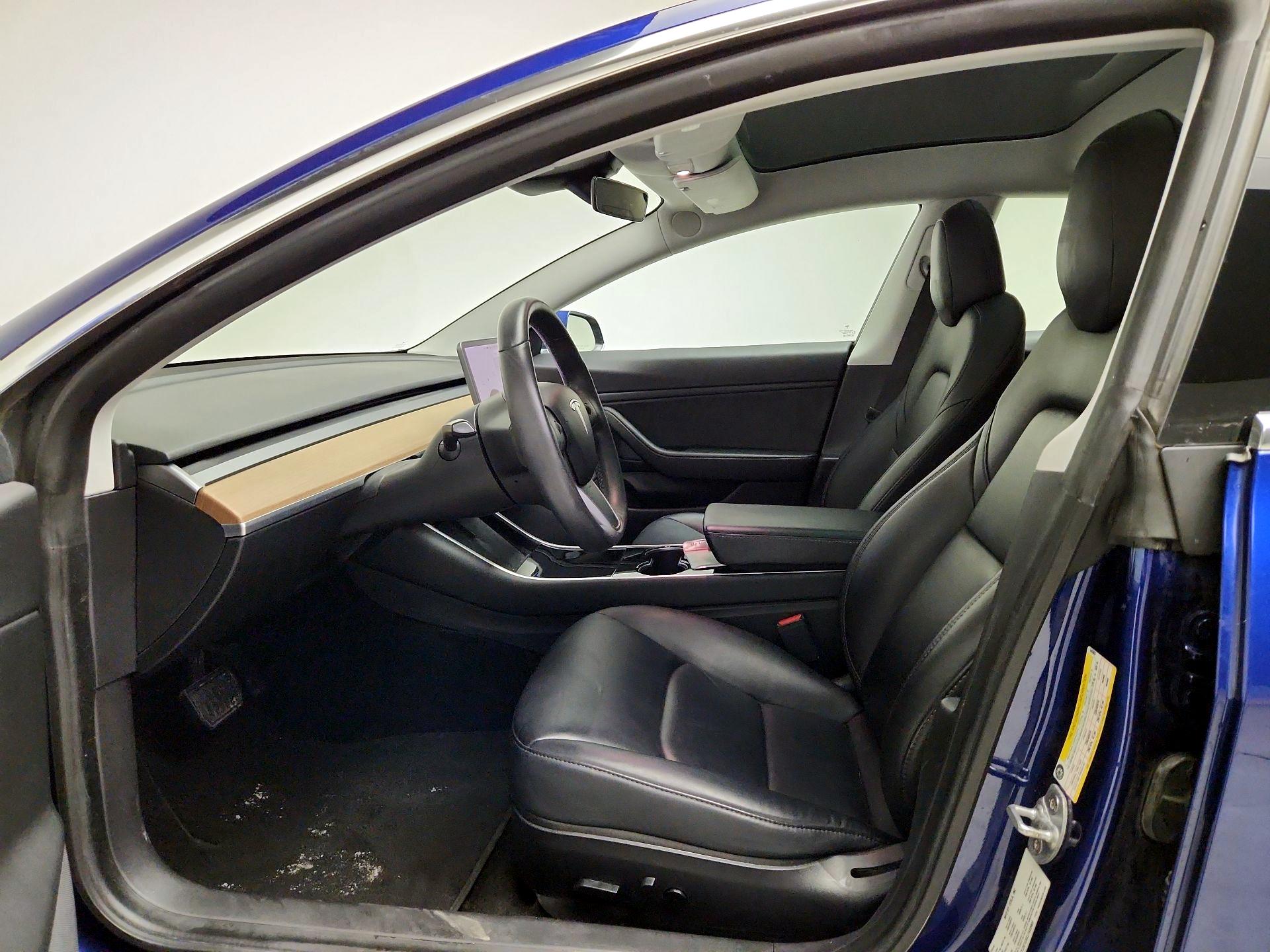 Thumbnail: 2020 Tesla Model 3 - 11