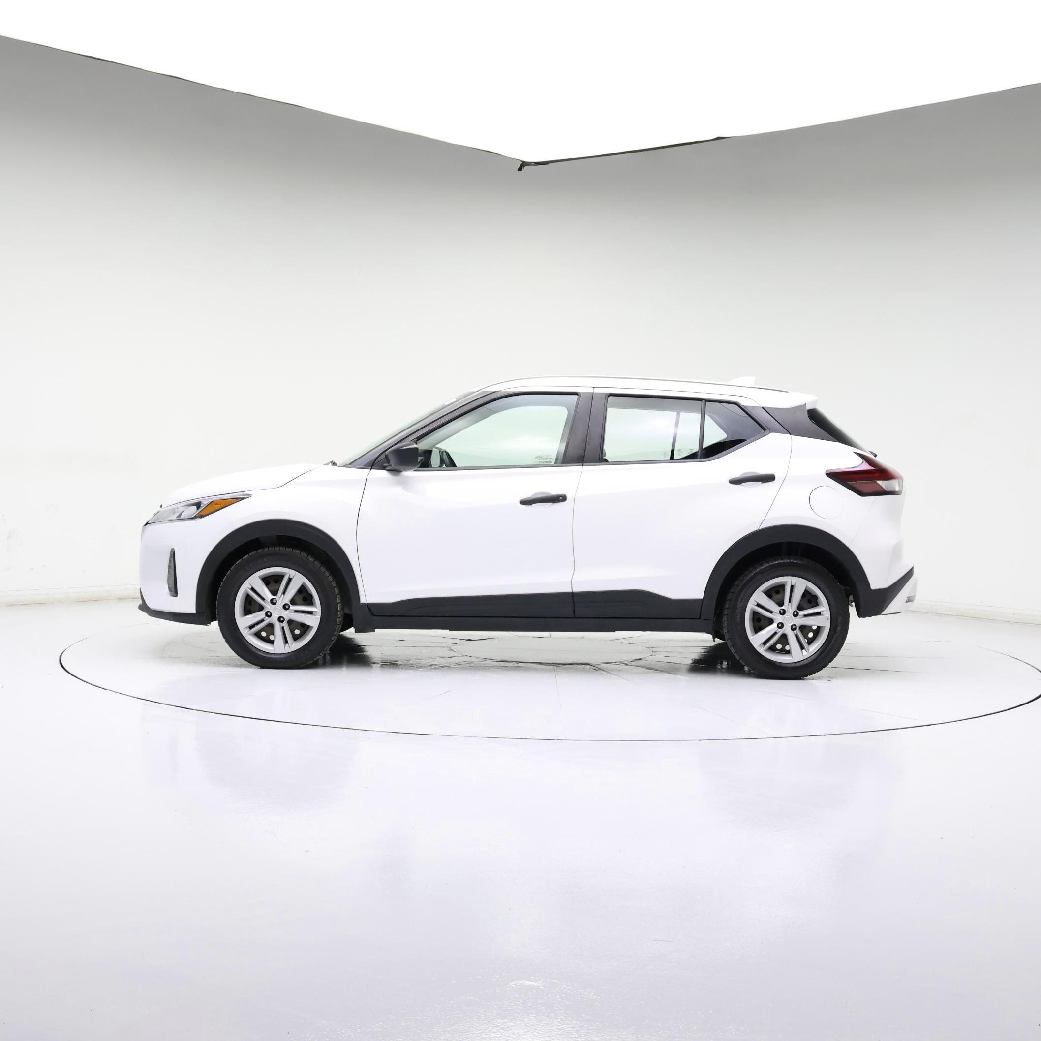 Thumbnail: 2022 Nissan Kicks - 3