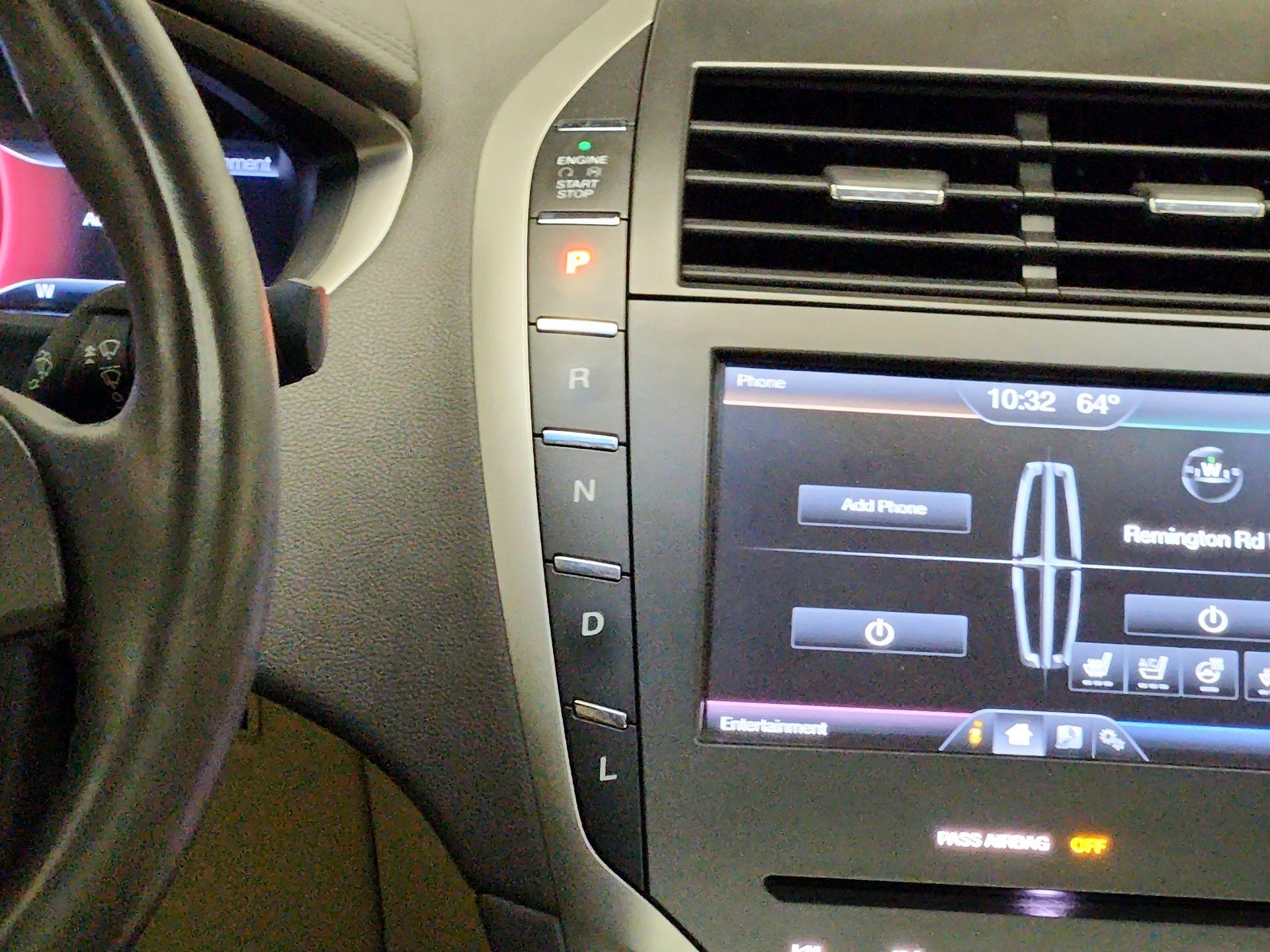 Thumbnail: 2015 Lincoln MKZ - 18