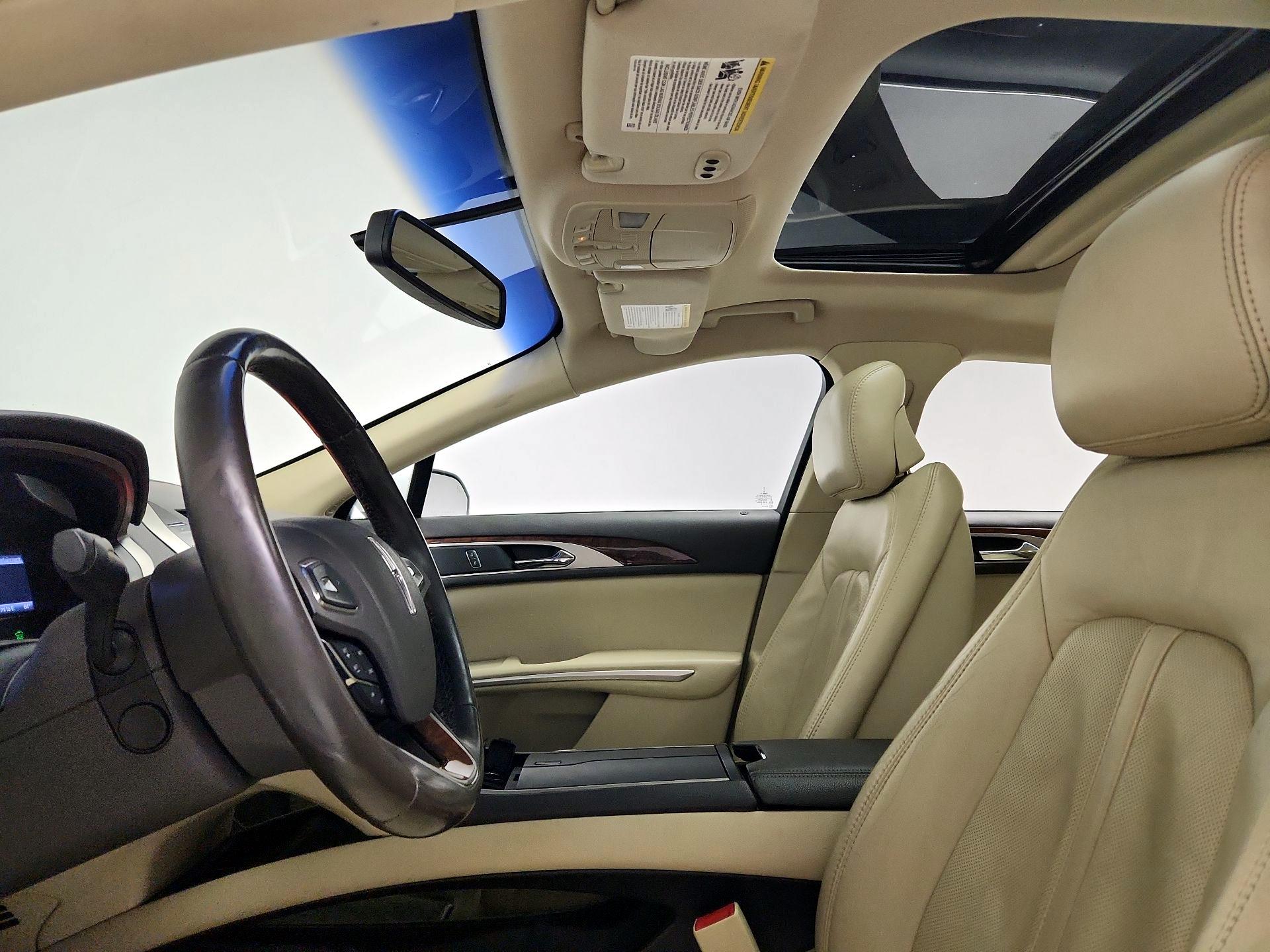 Thumbnail: 2015 Lincoln MKZ - 20