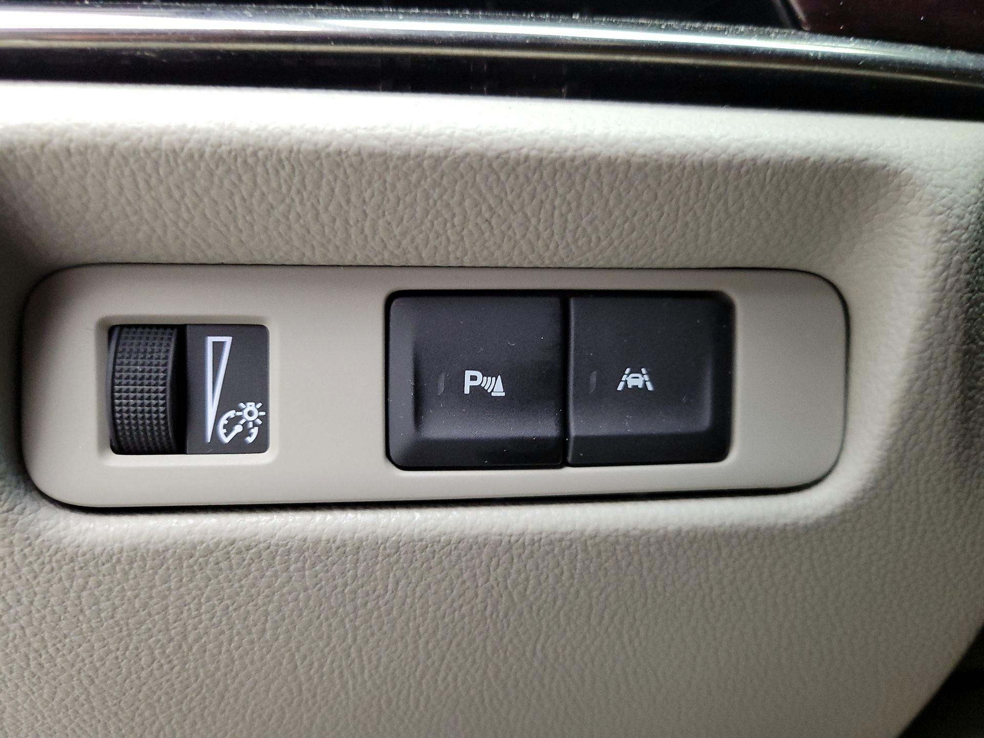 Thumbnail: 2018 Cadillac ATS - 13