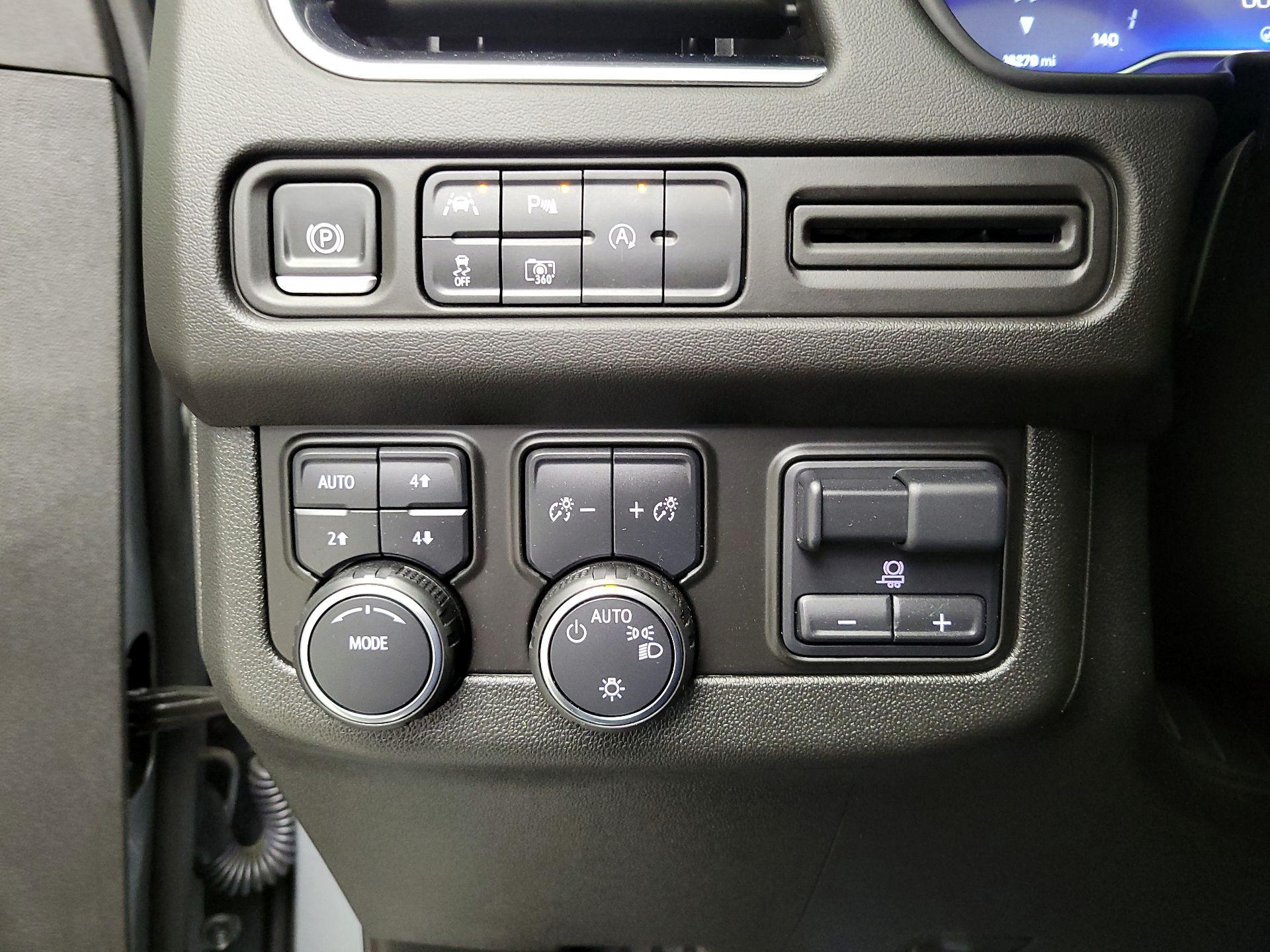 Thumbnail: 2024 Chevrolet Tahoe - 13