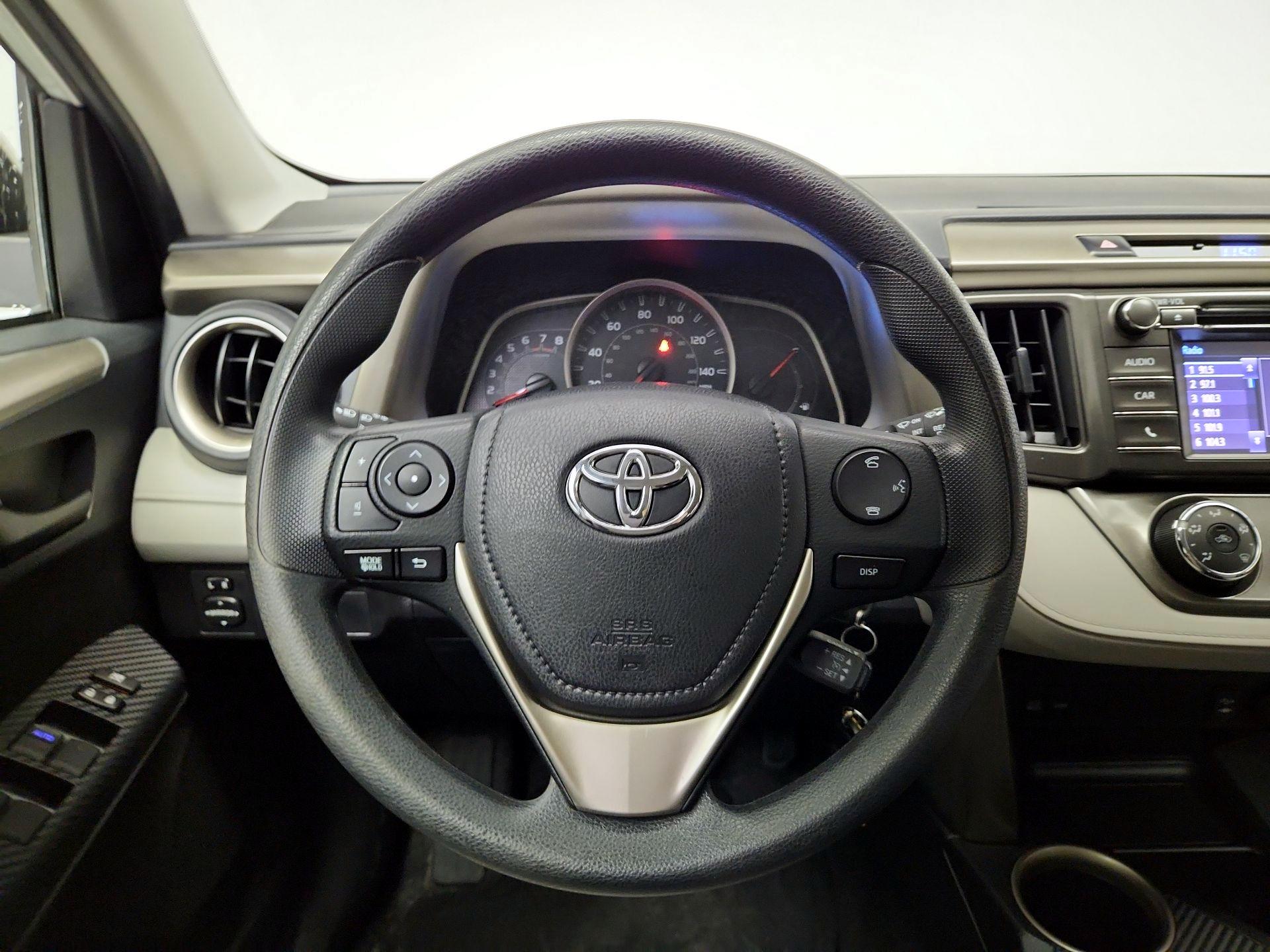 Thumbnail: 2015 Toyota RAV4 - 10