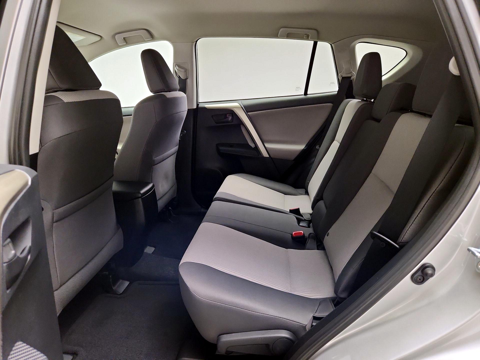 Thumbnail: 2015 Toyota RAV4 - 19