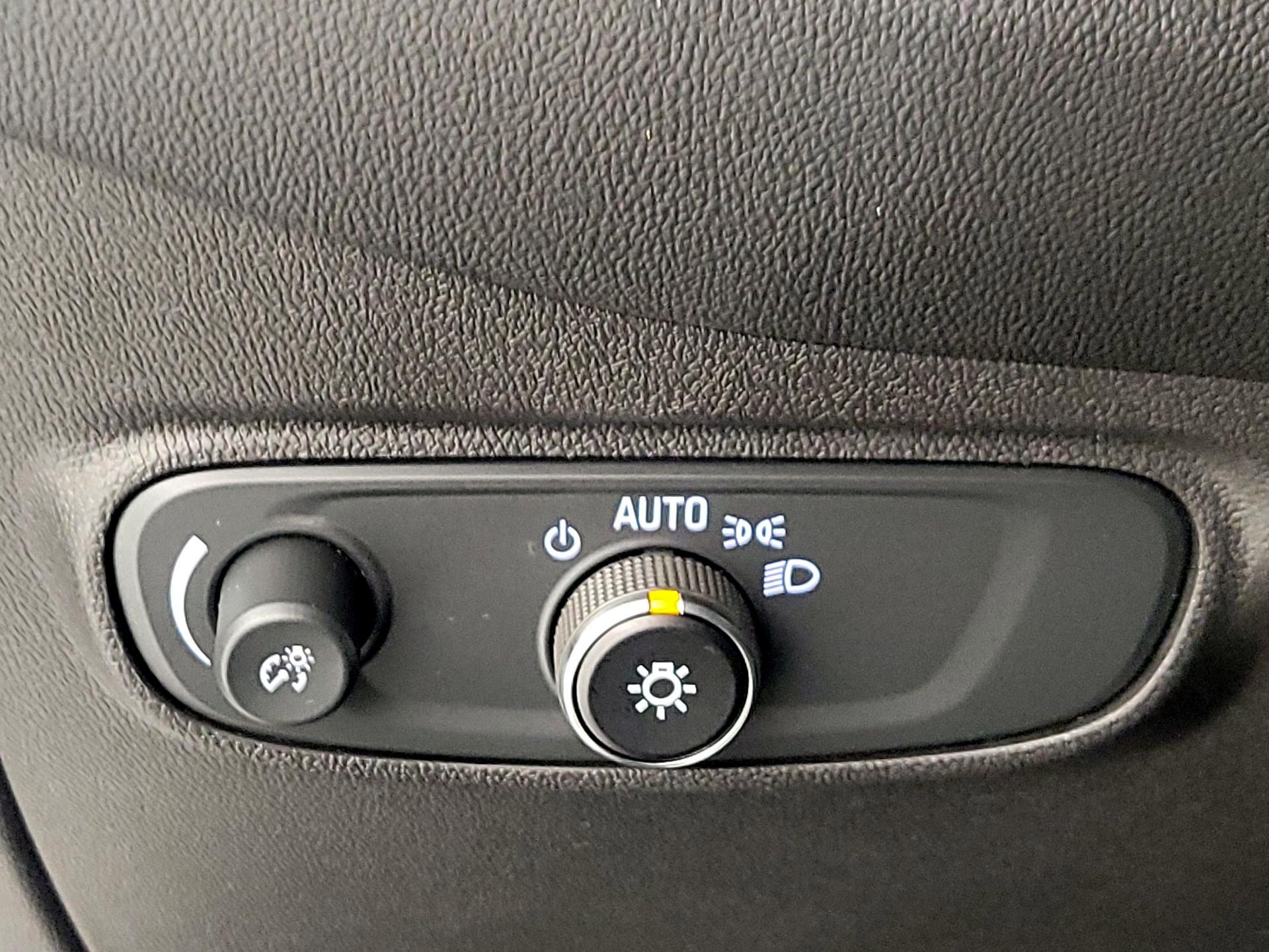 Thumbnail: 2022 Chevrolet Equinox - 13