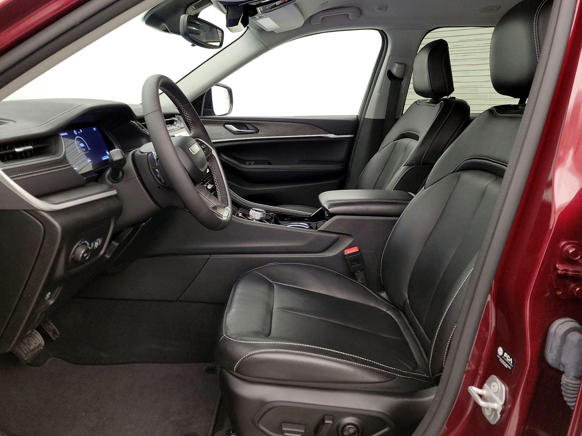 Thumbnail: 2023 Jeep Grand Cherokee - 11