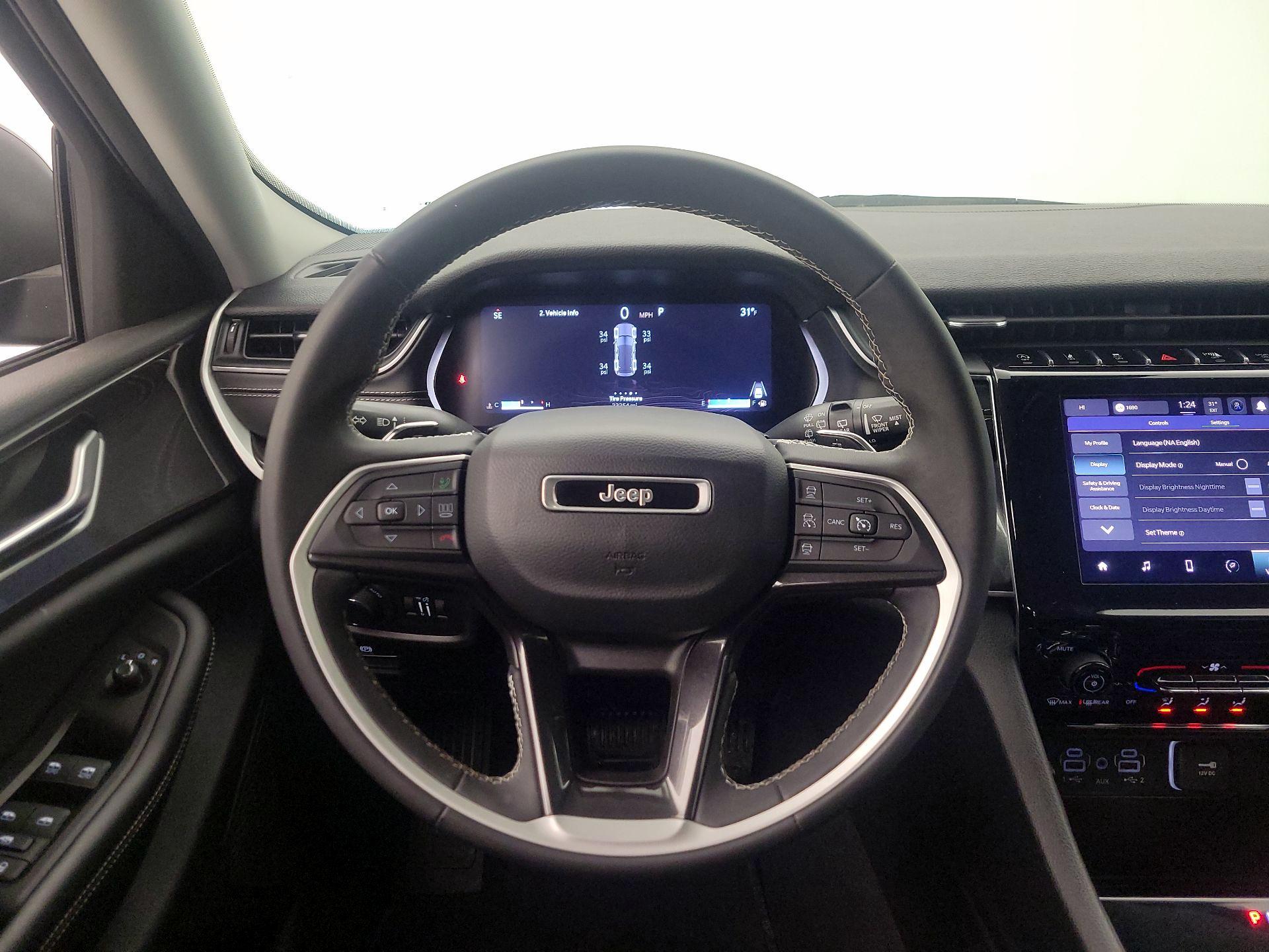 Thumbnail: 2023 Jeep Grand Cherokee - 10