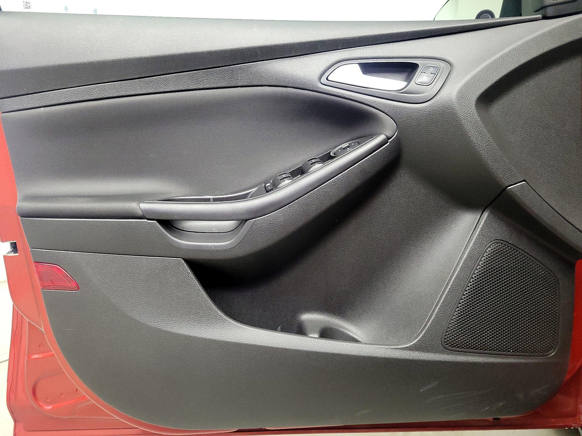 Thumbnail: 2018 Ford Focus - 12