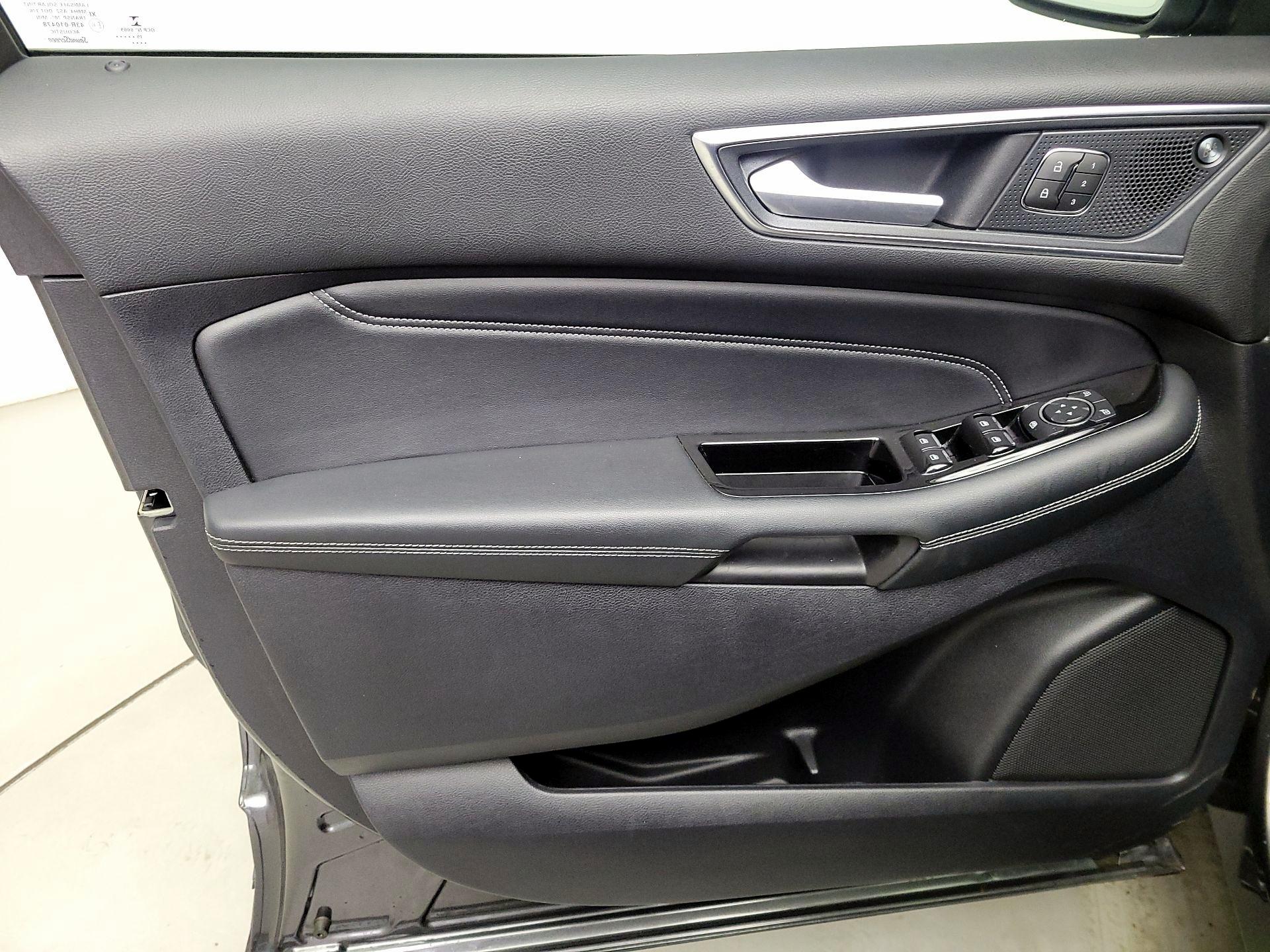 Thumbnail: 2019 Ford Edge - 12