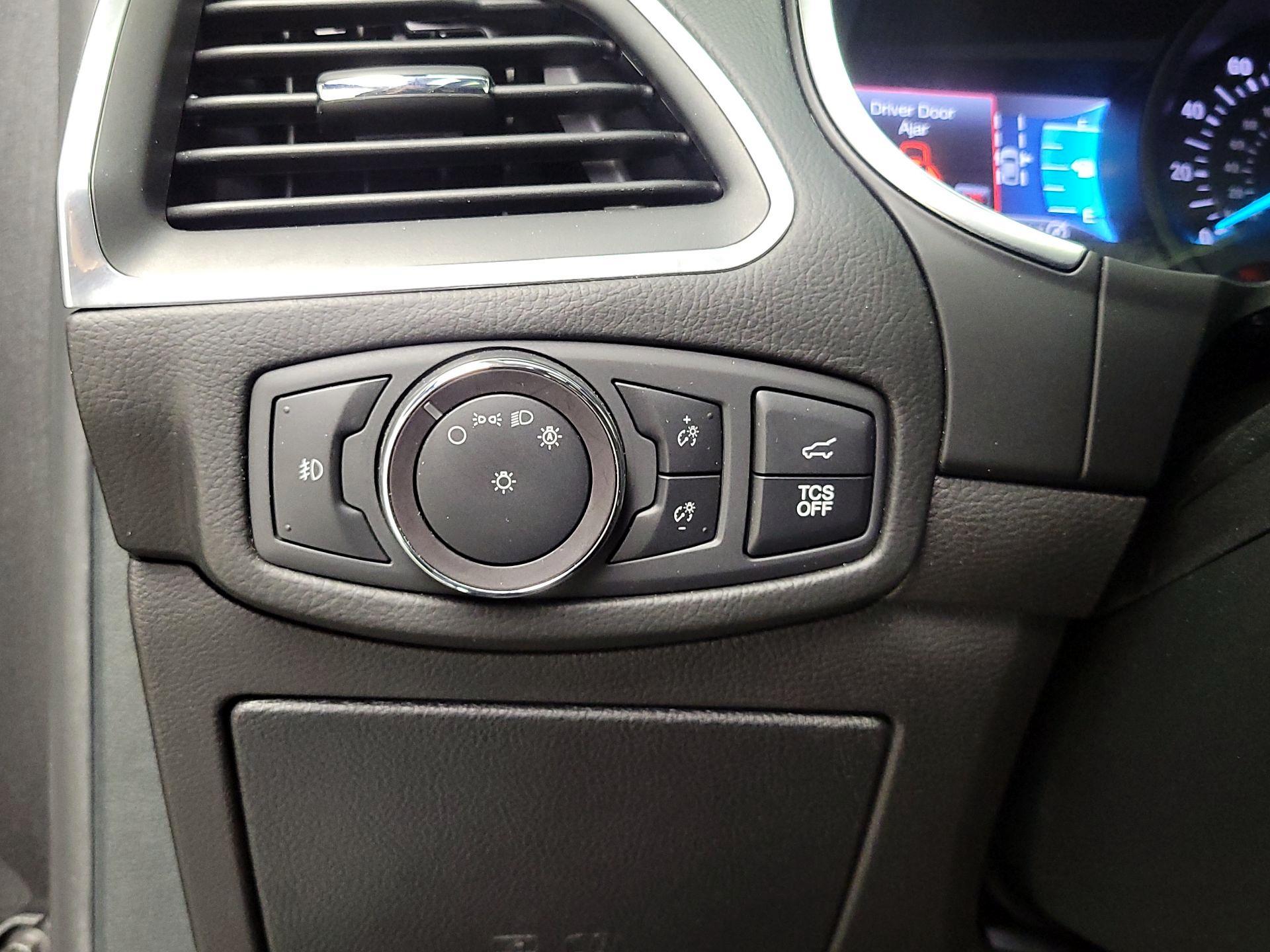 Thumbnail: 2019 Ford Edge - 13