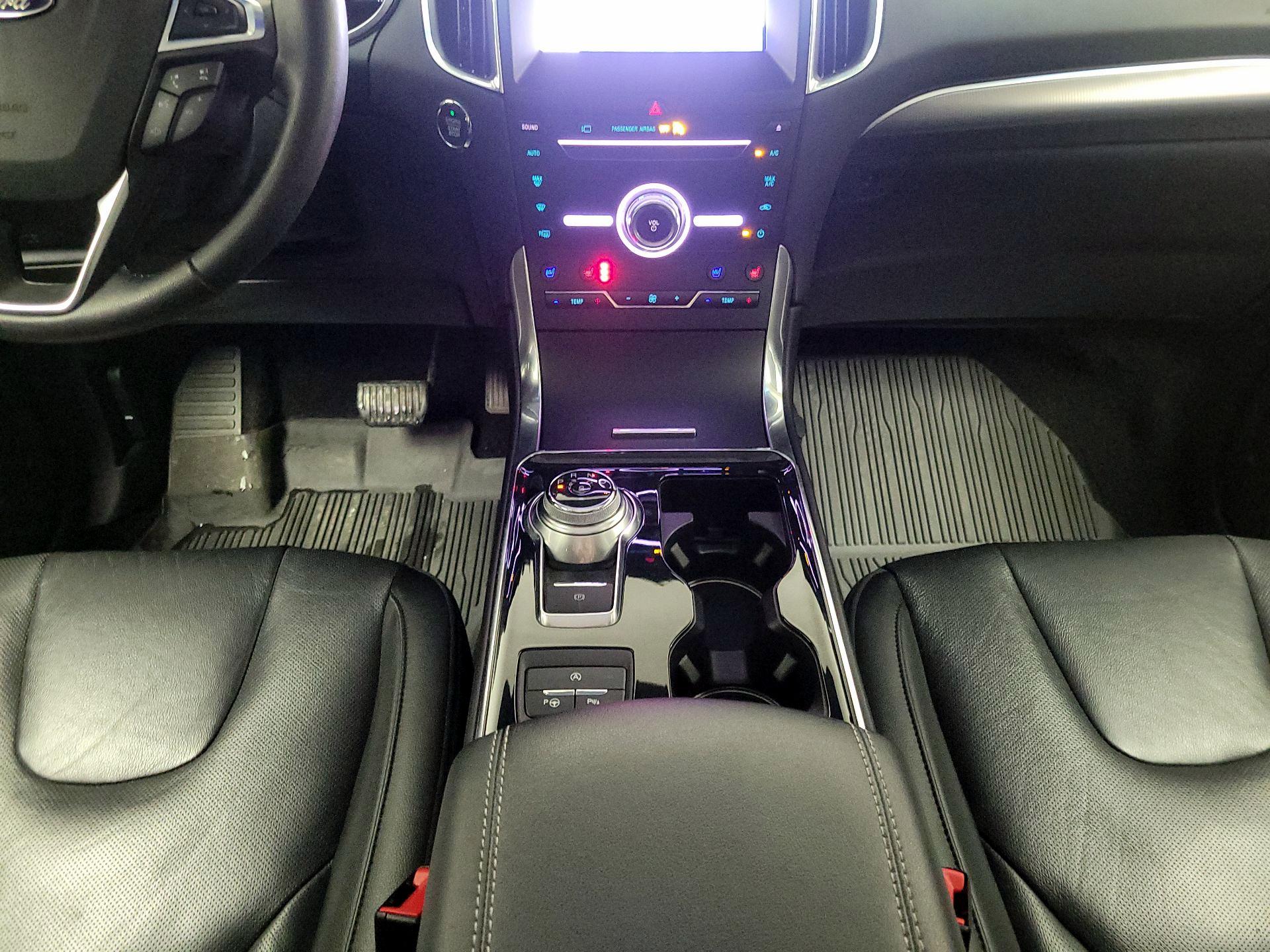 Thumbnail: 2019 Ford Edge - 18