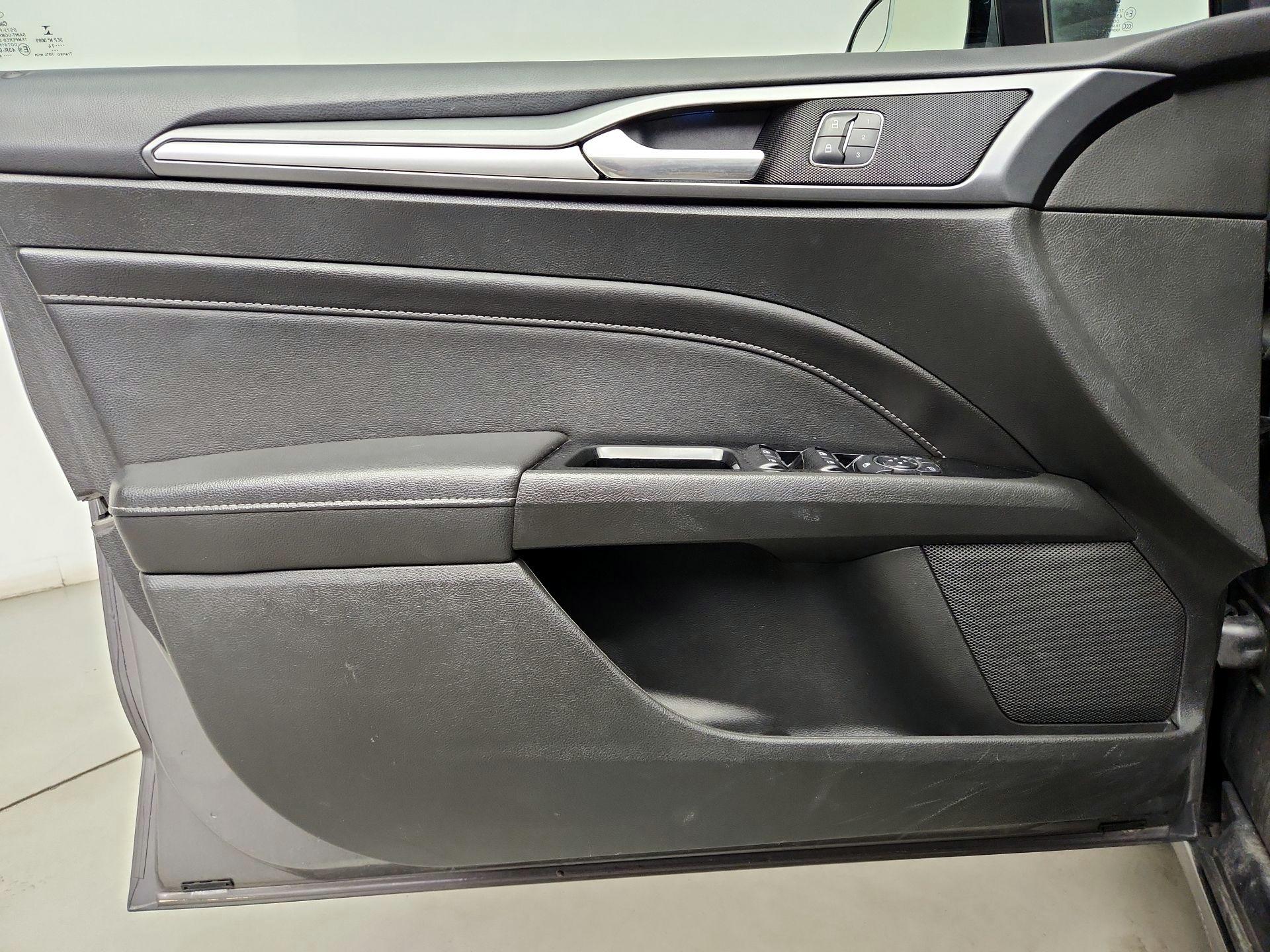 Thumbnail: 2014 Ford Fusion - 12