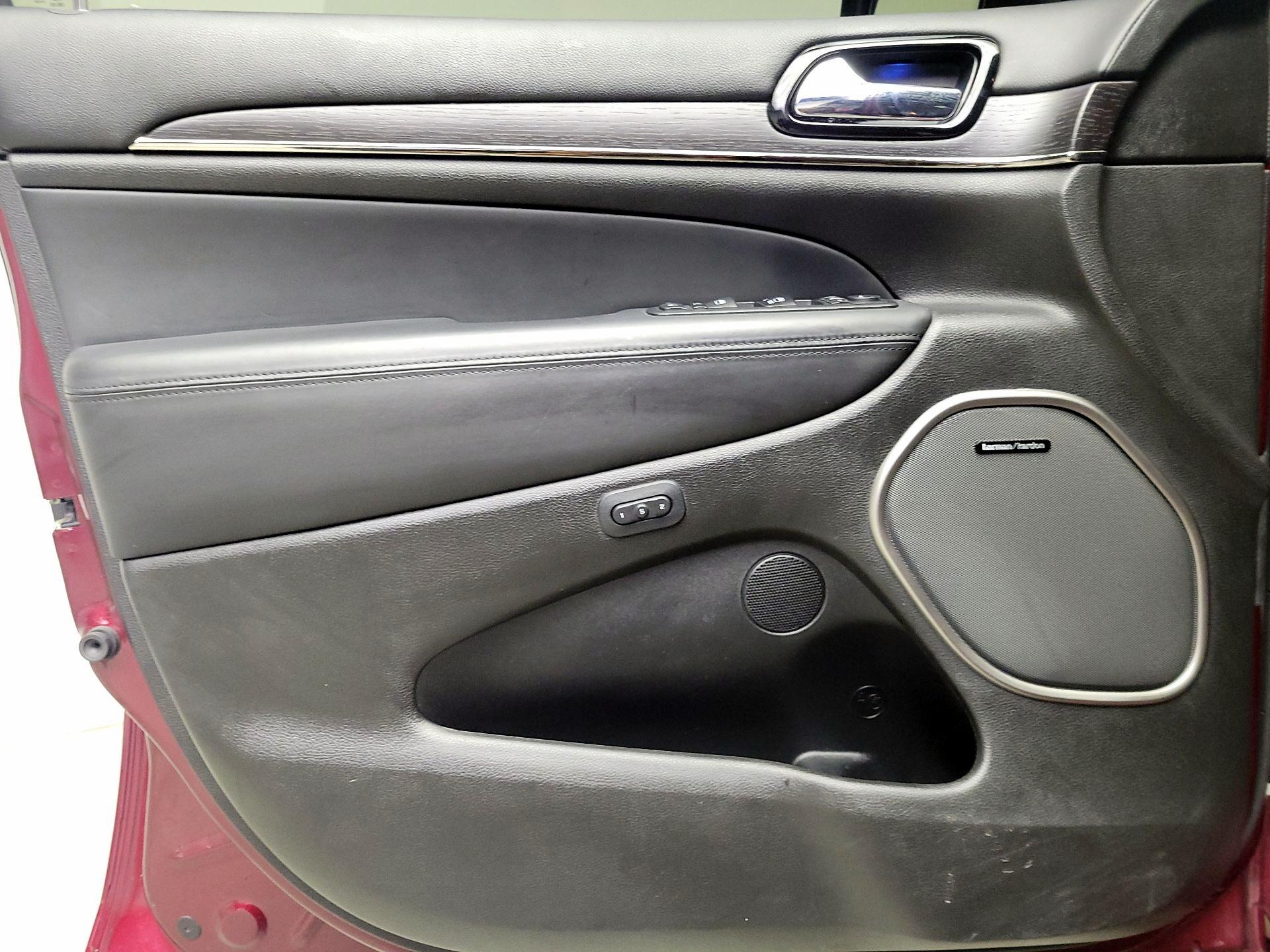 Thumbnail: 2019 Jeep Grand Cherokee - 12