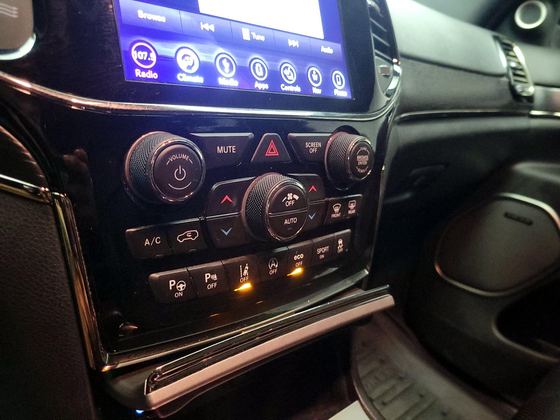 Thumbnail: 2019 Jeep Grand Cherokee - 17